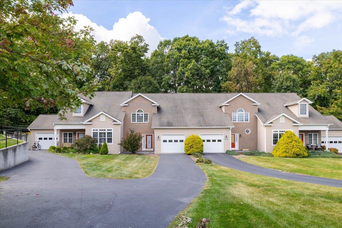 2542 Blossom Trail W Blacksburg VA 24060