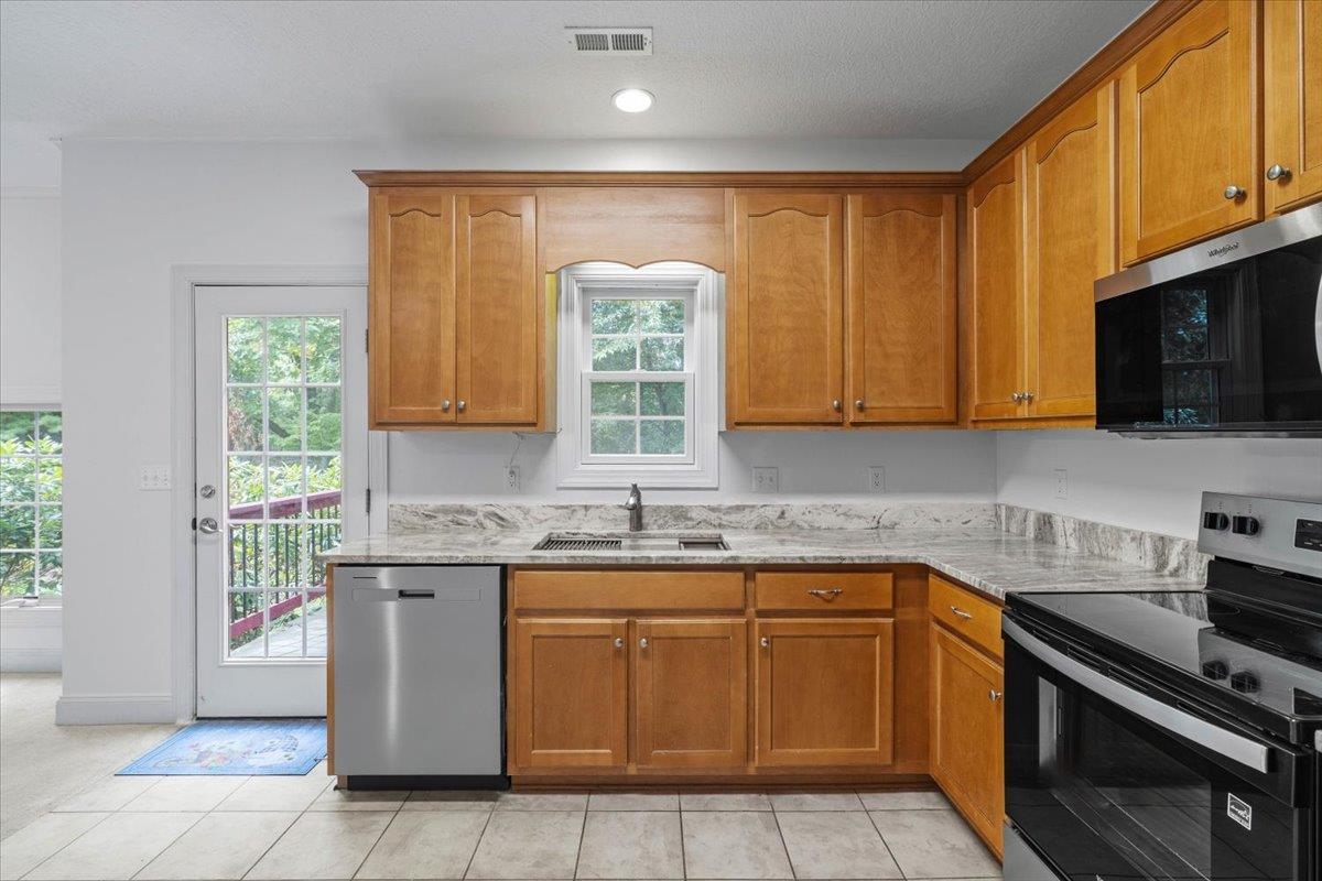 2542 Blossom Trail W Blacksburg VA 24060