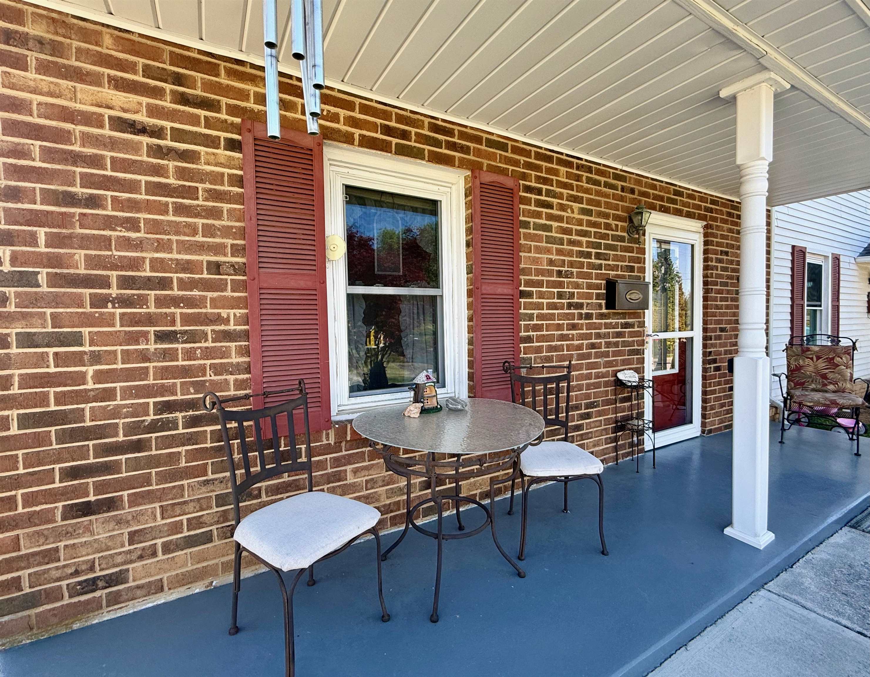 302 New Kent Road Blacksburg VA 24060