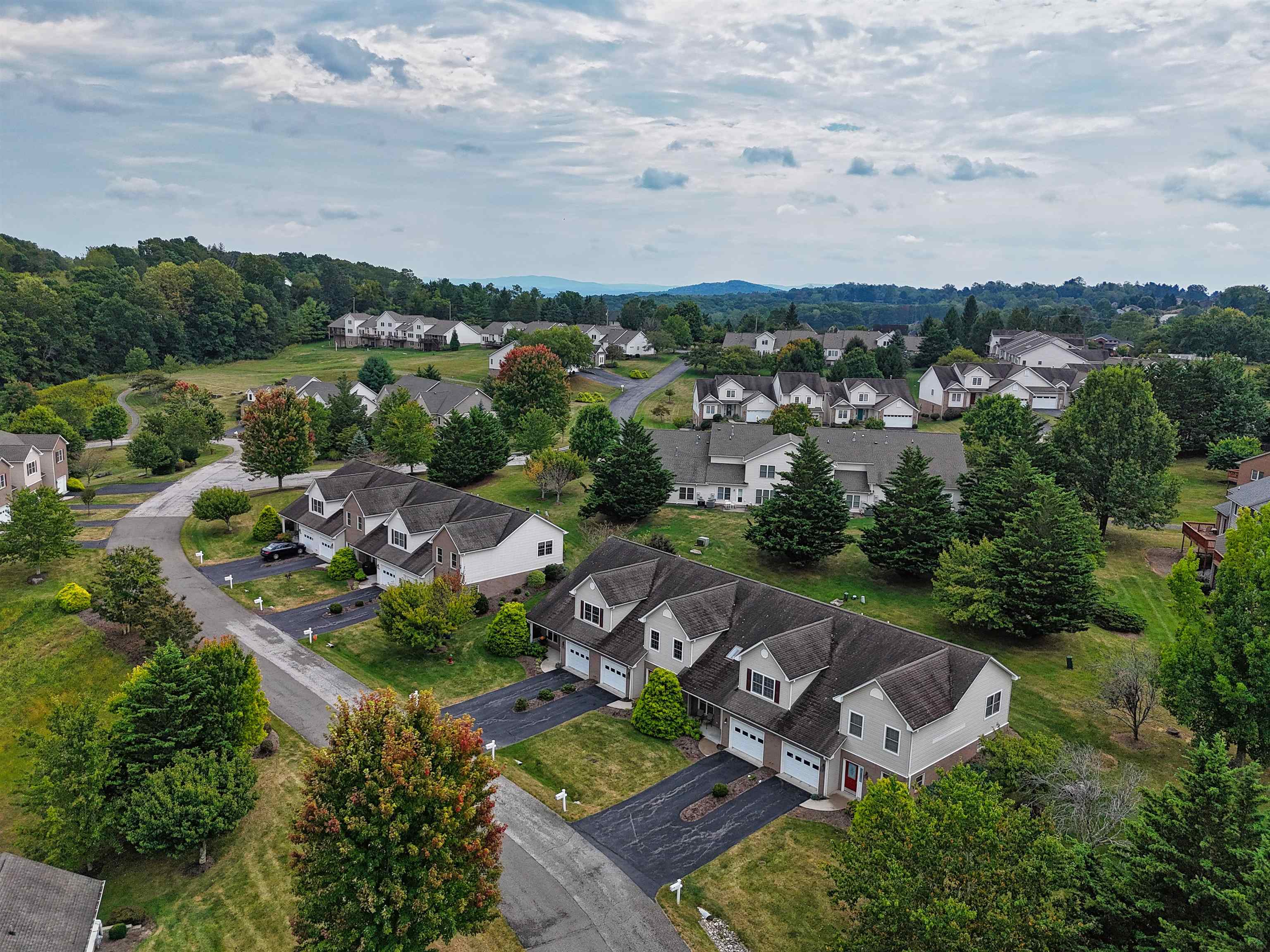 2522 Blossom Trail W Blacksburg VA 24060