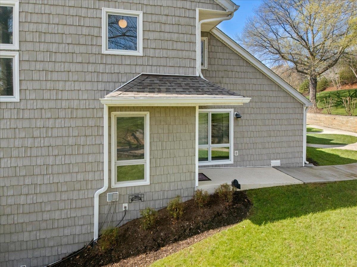 1206 Nature Lane Union Hall VA 24176