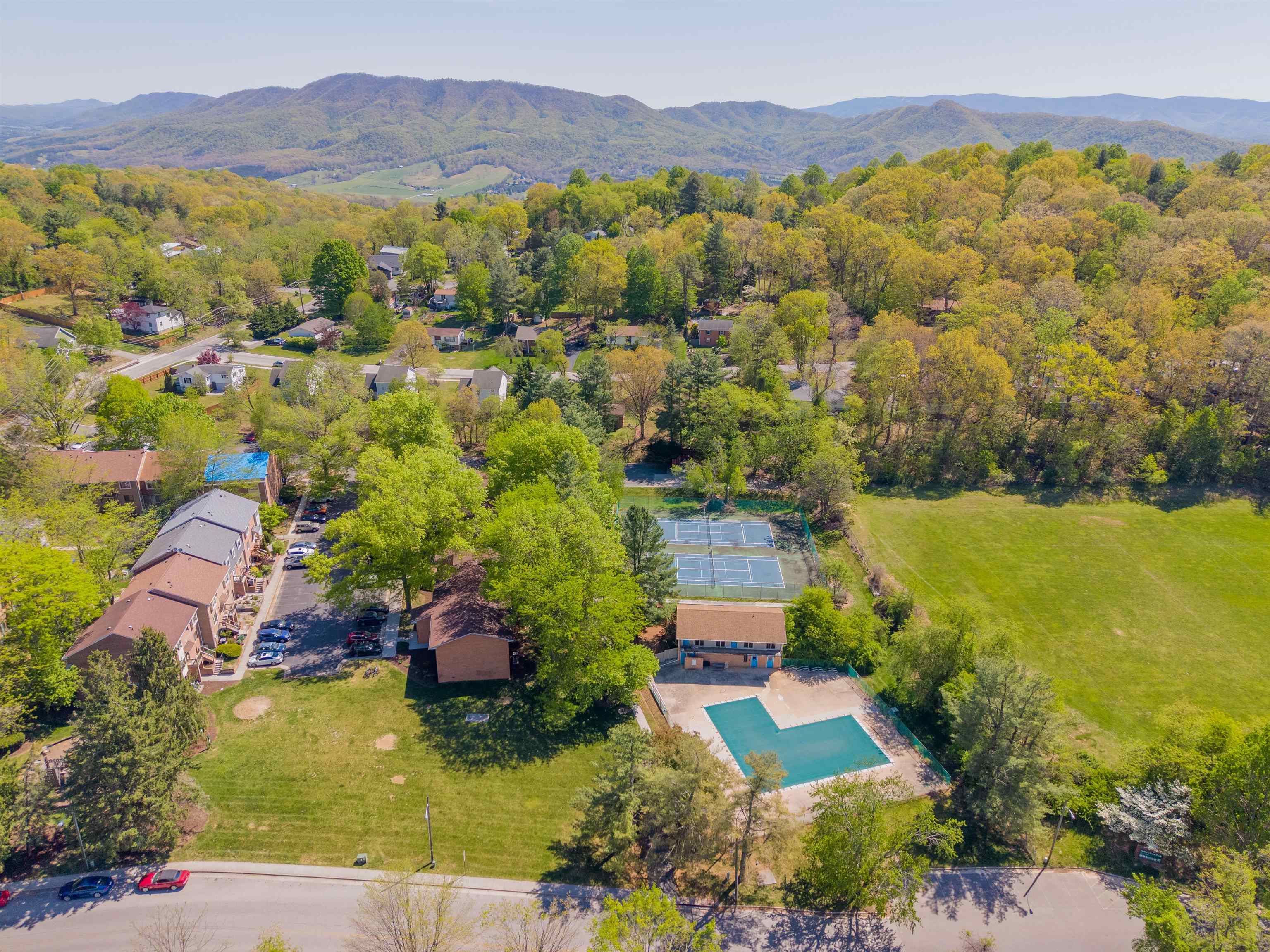 1742 Donlee Drive Blacksburg VA 24060