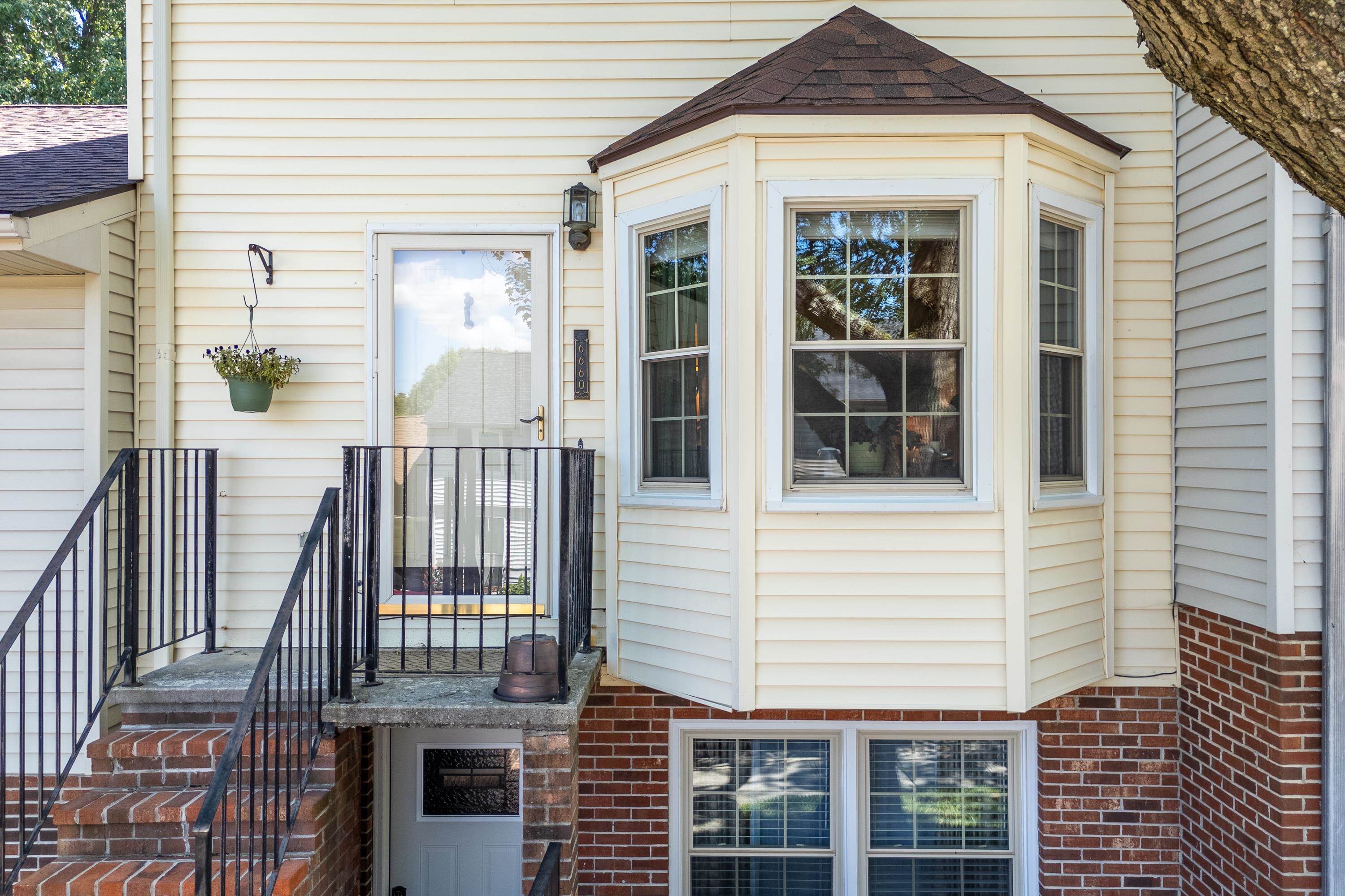 6660 Sagefield Avenue Fairlawn VA 24141