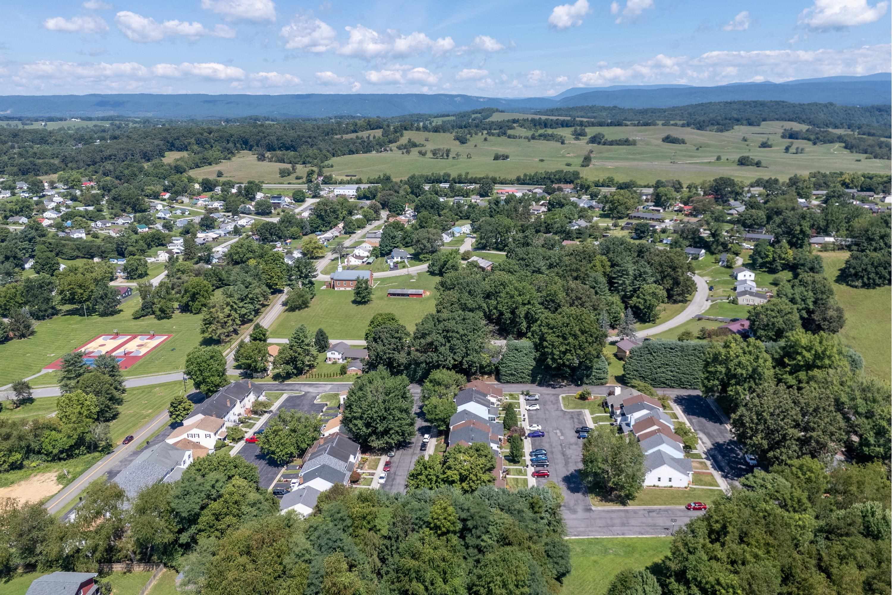 6660 Sagefield Avenue Fairlawn VA 24141