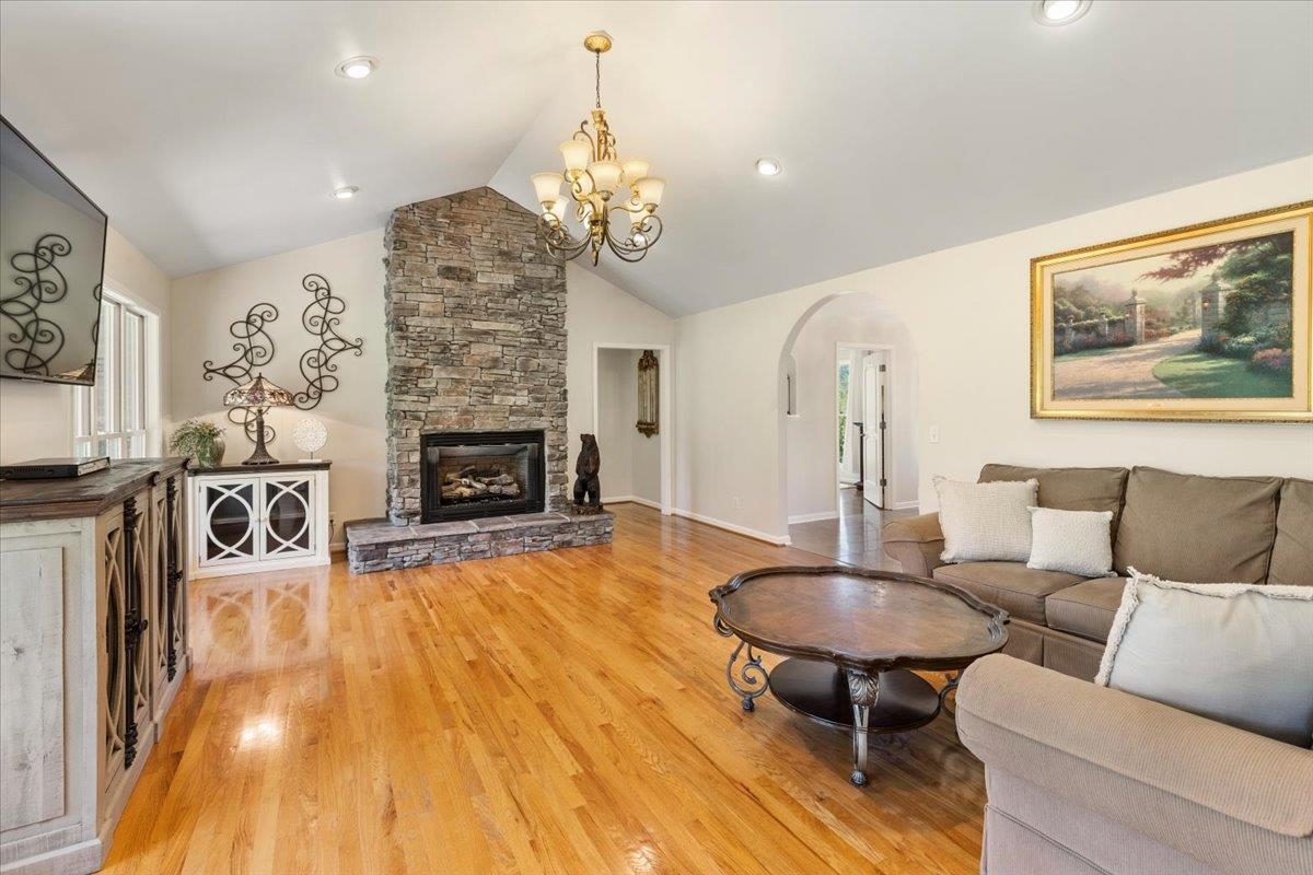398 Penvir Road Narrows VA 24124