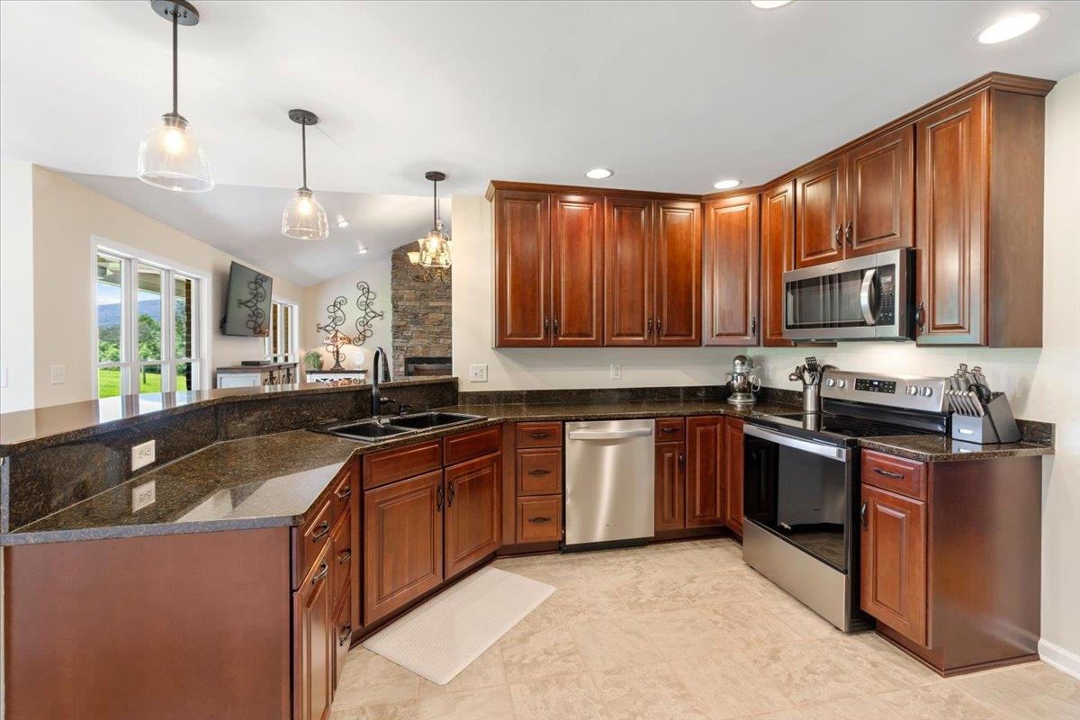 398 Penvir Road Narrows VA 24124