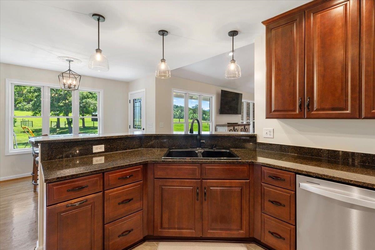 398 Penvir Road Narrows VA 24124