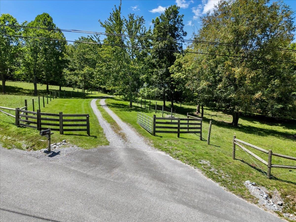 398 Penvir Road Narrows VA 24124