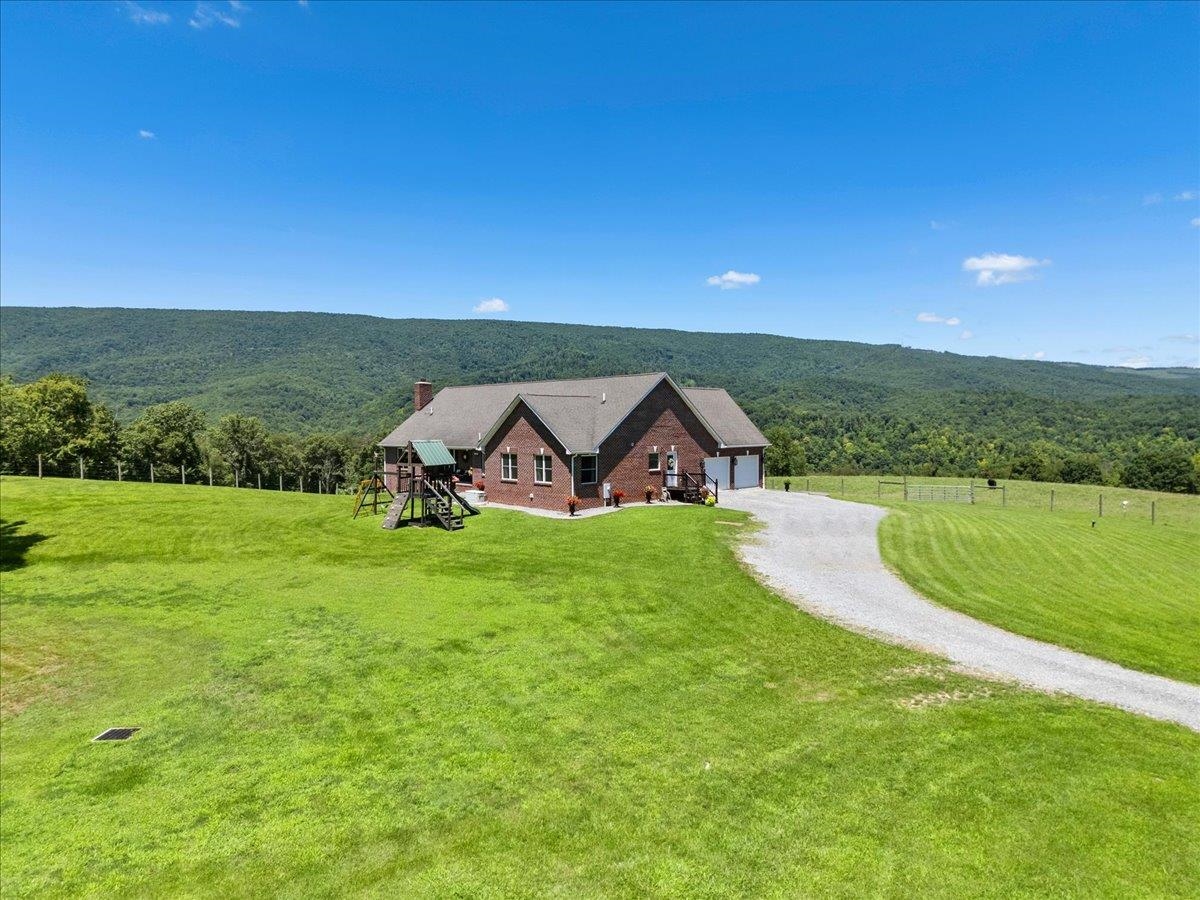 398 Penvir Road Narrows VA 24124