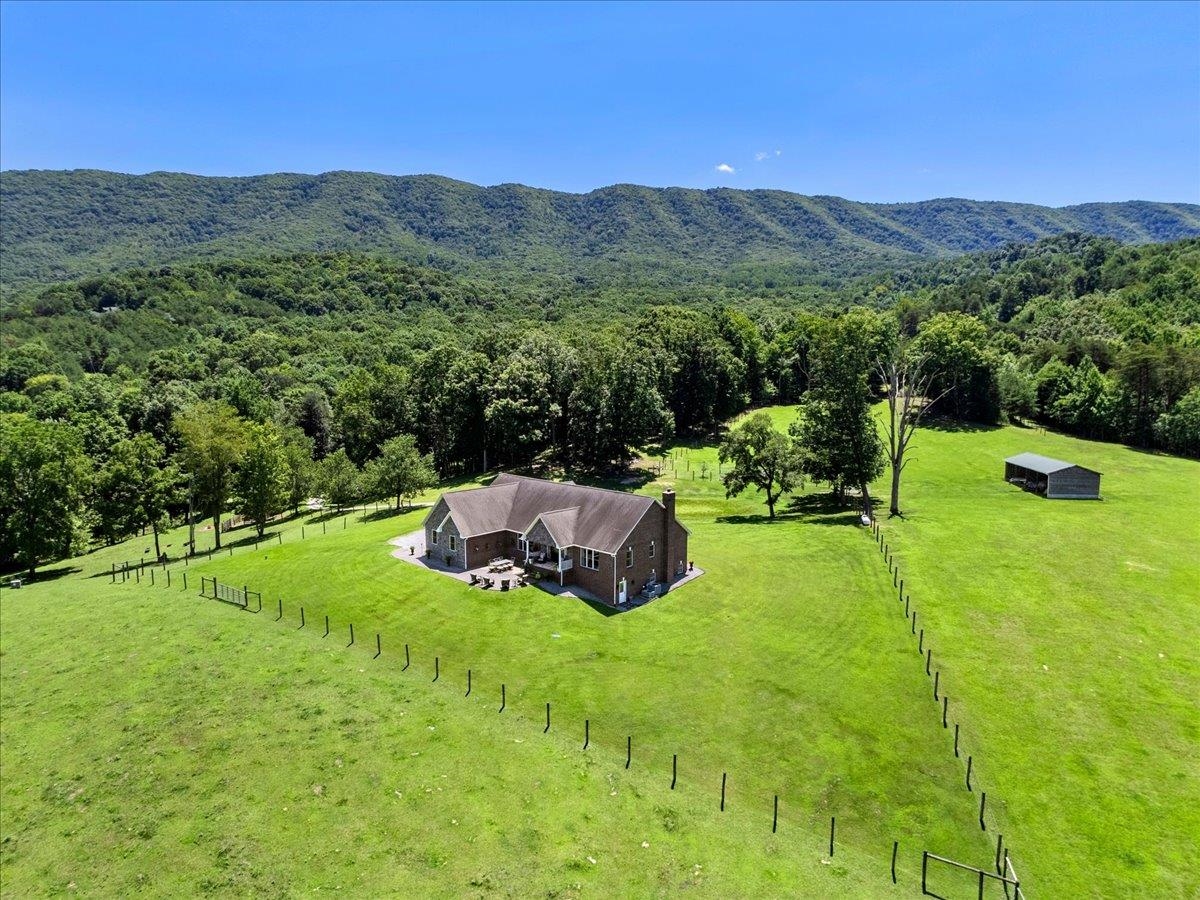 398 Penvir Road Narrows VA 24124