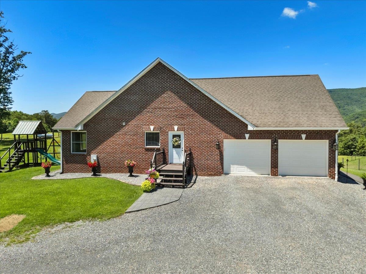 398 Penvir Road Narrows VA 24124