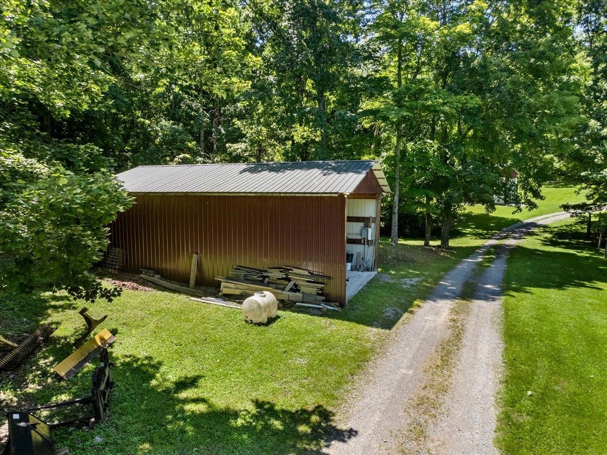 398 Penvir Road Narrows VA 24124