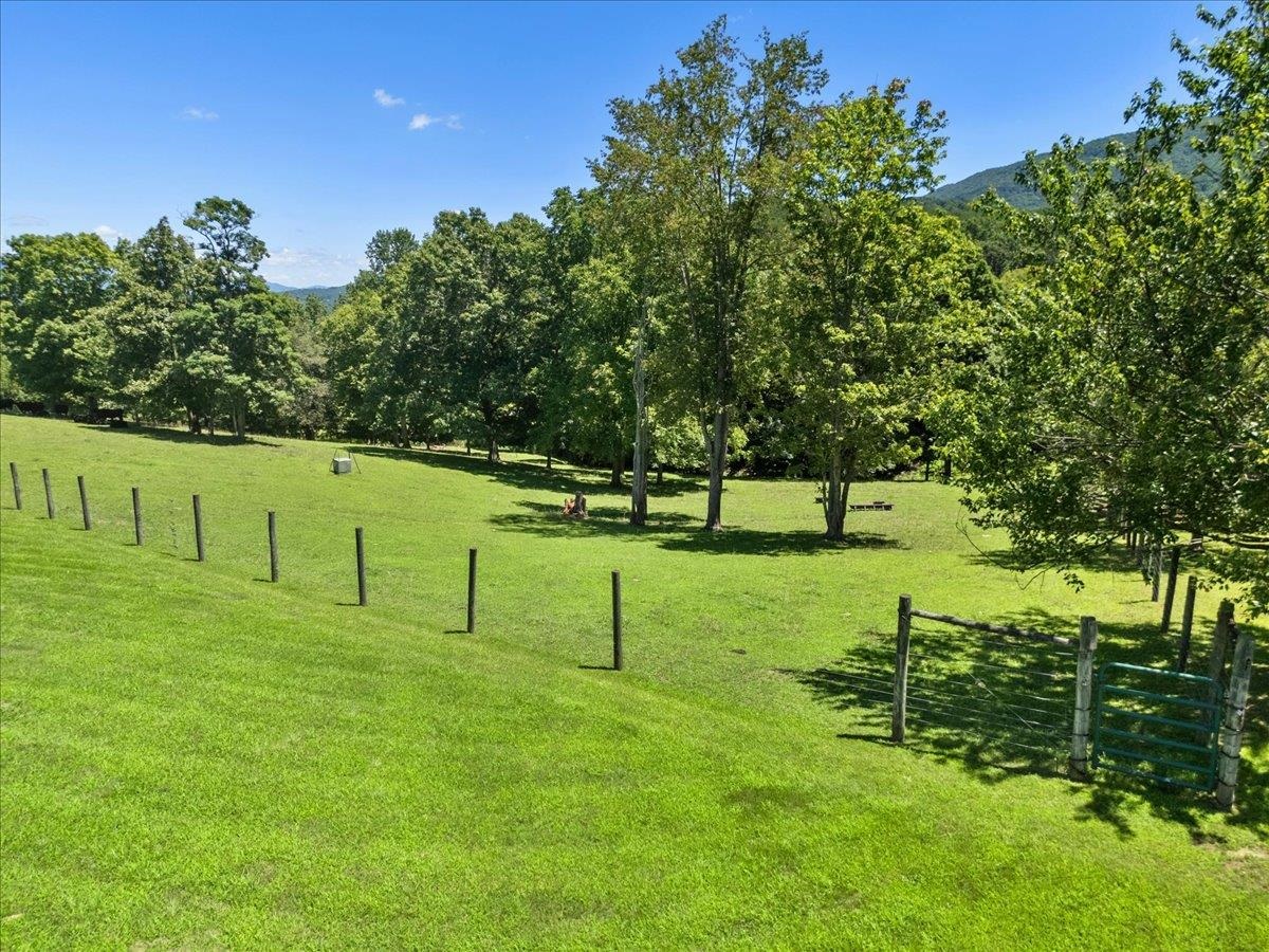 398 Penvir Road Narrows VA 24124