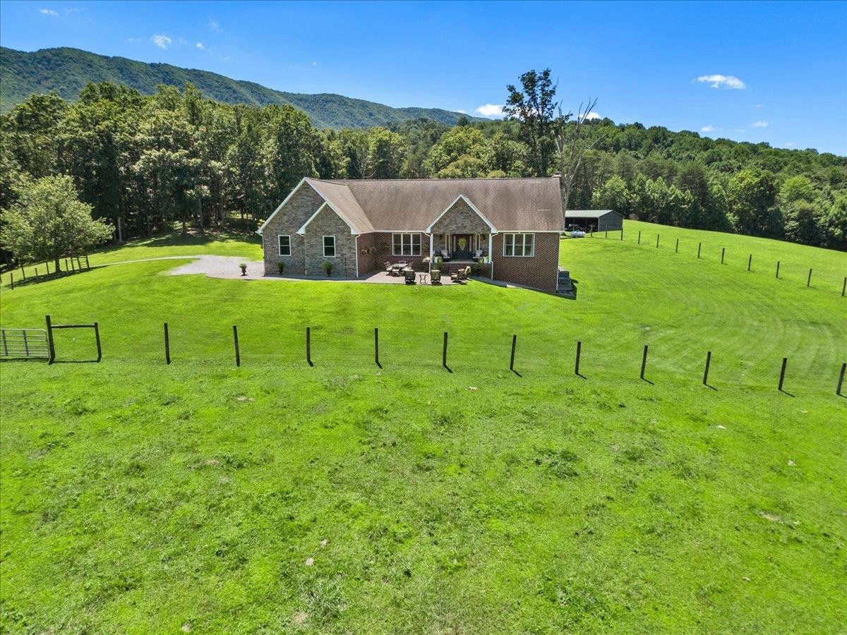 398 Penvir Road Narrows VA 24124