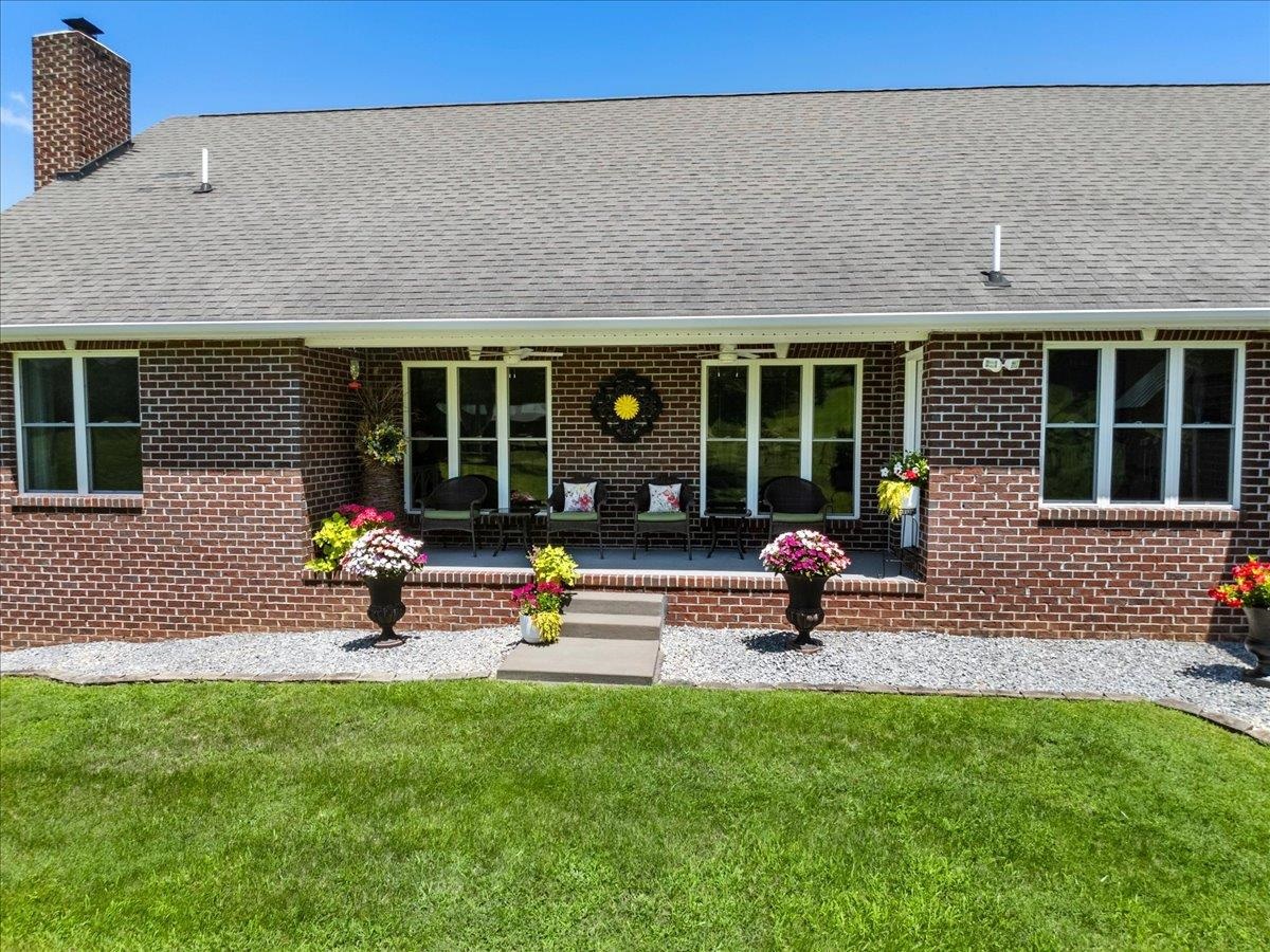 398 Penvir Road Narrows VA 24124