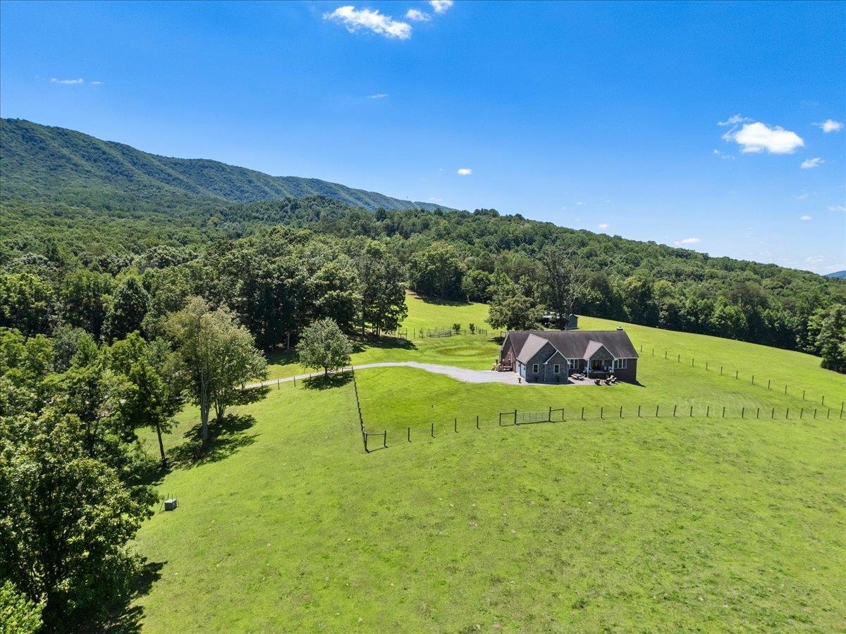 398 Penvir Road Narrows VA 24124
