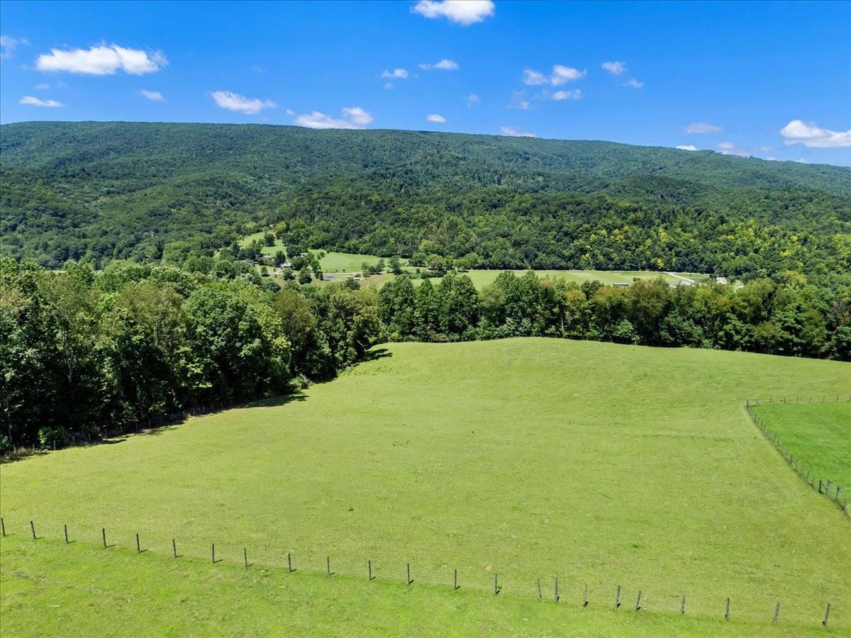 398 Penvir Road Narrows VA 24124