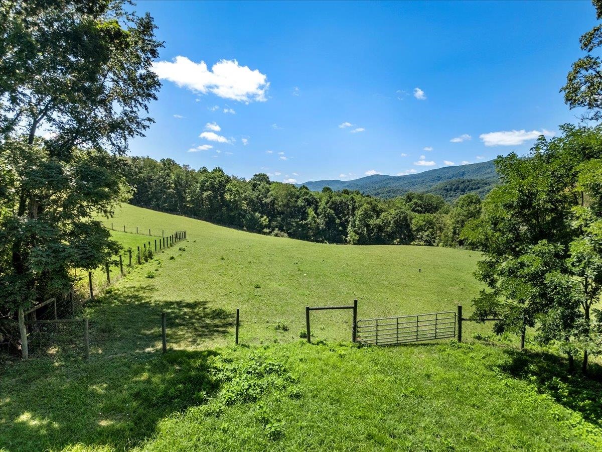 398 Penvir Road Narrows VA 24124