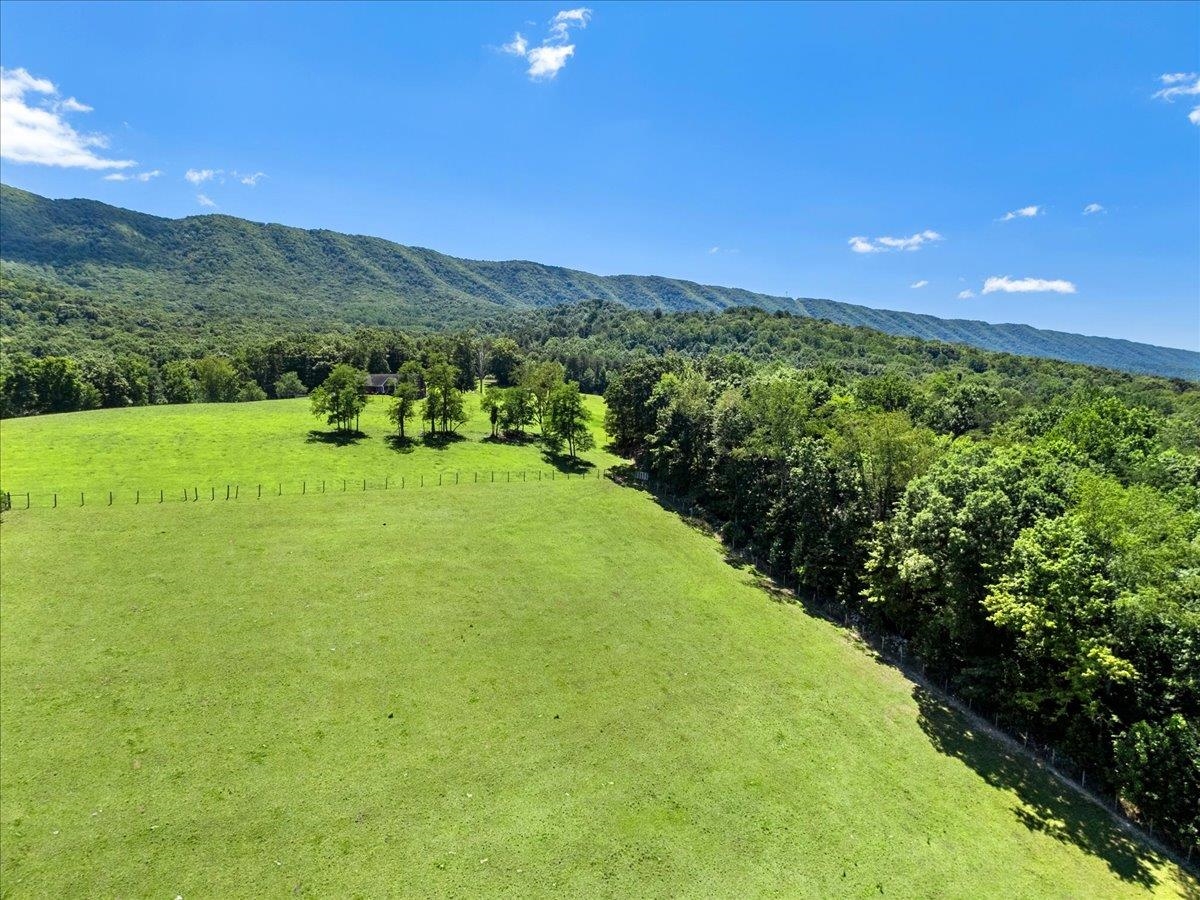 398 Penvir Road Narrows VA 24124