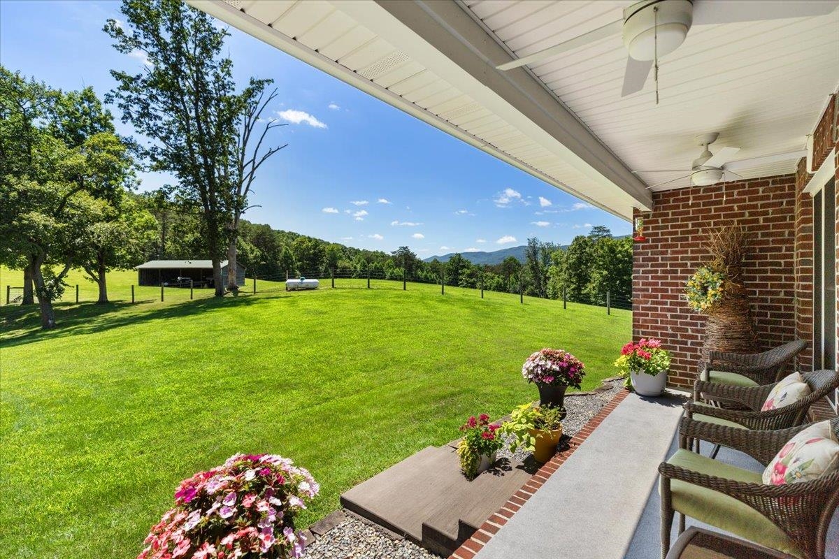 398 Penvir Road Narrows VA 24124
