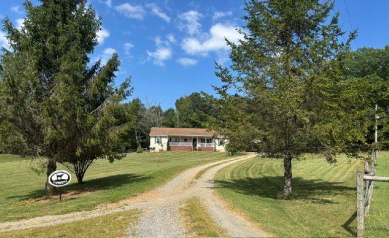 1247 Cannady School Road SE Floyd VA 24091