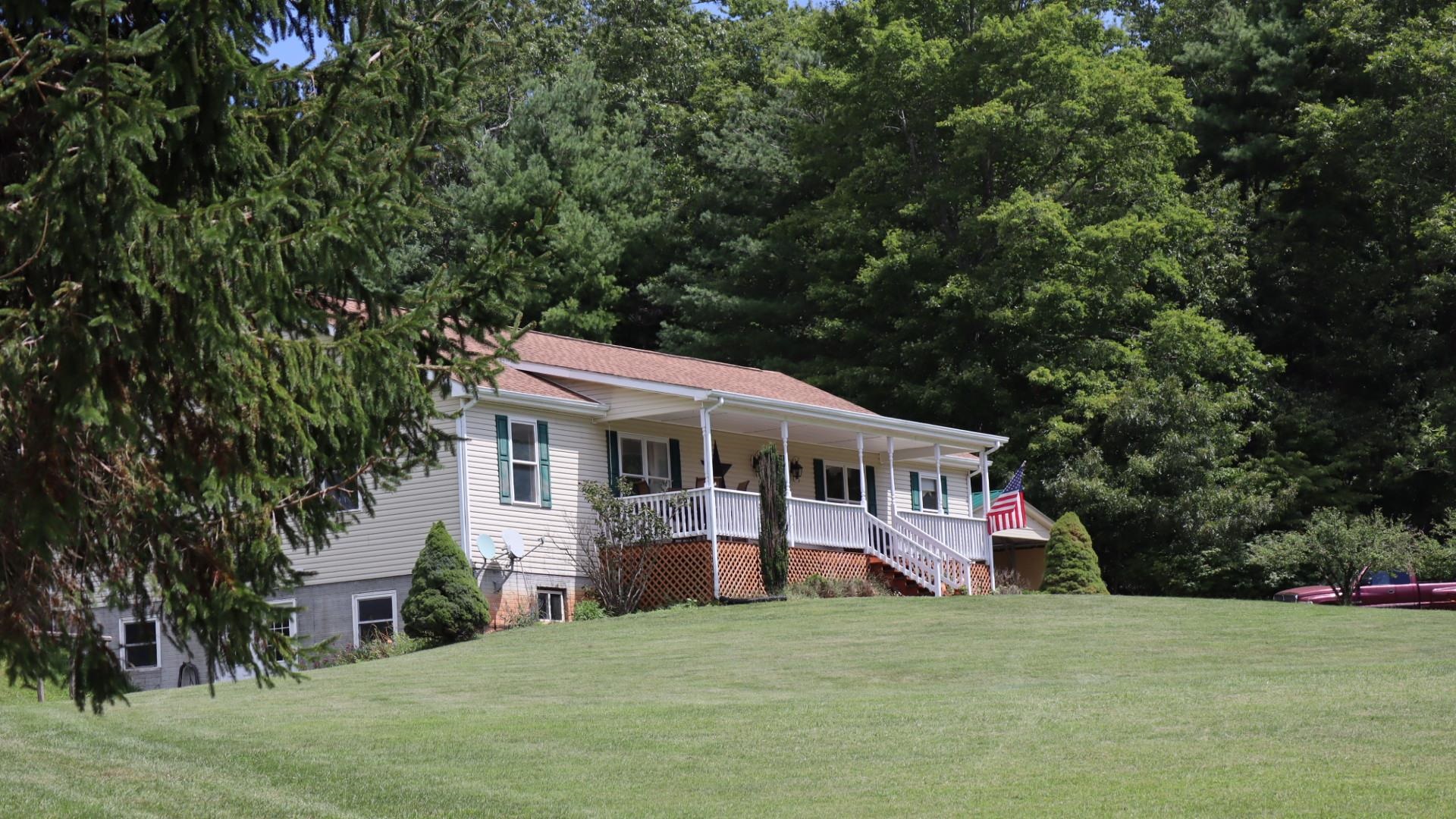 1247 Cannady School Road SE Floyd VA 24091