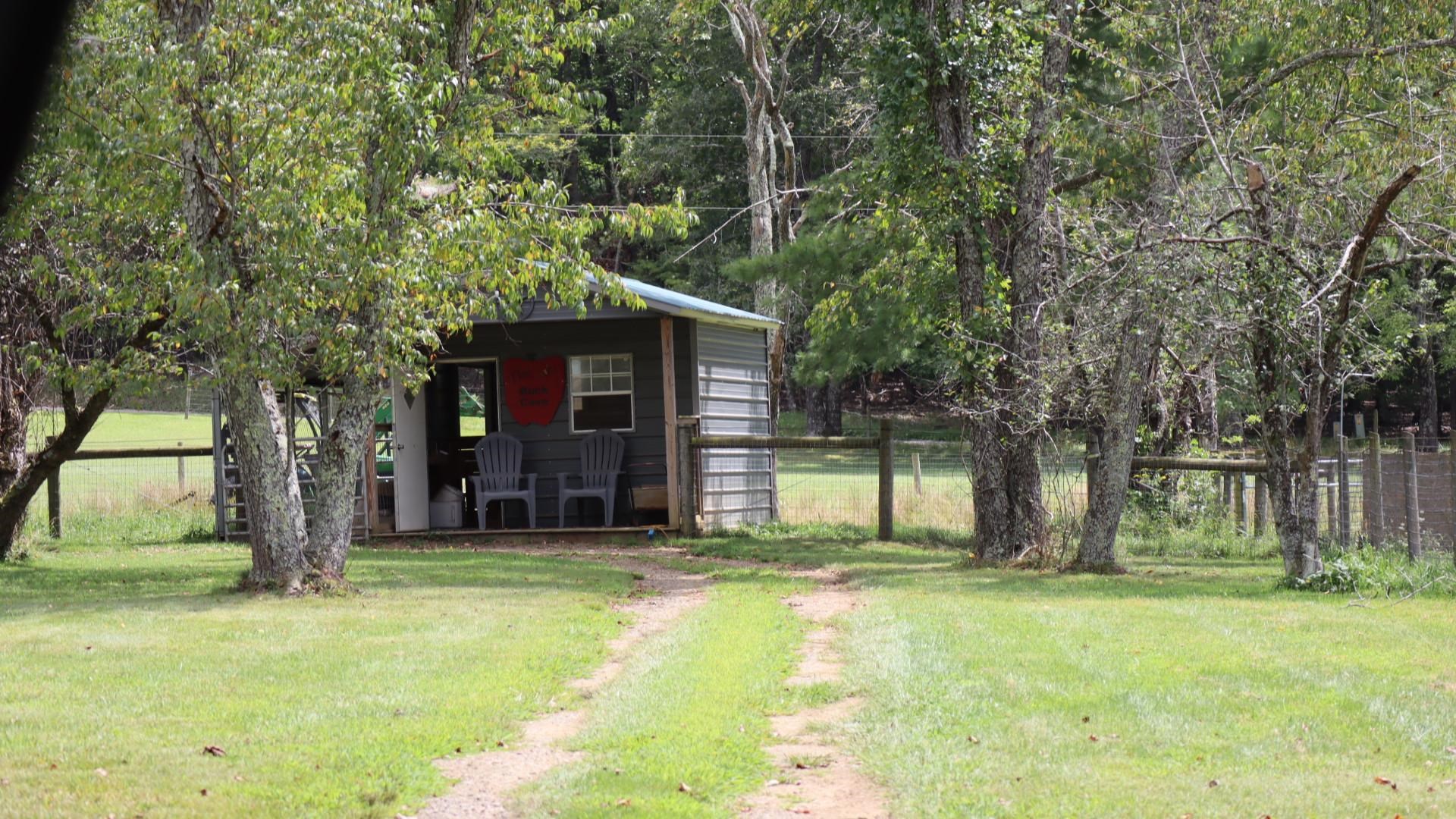 1247 Cannady School Road SE Floyd VA 24091