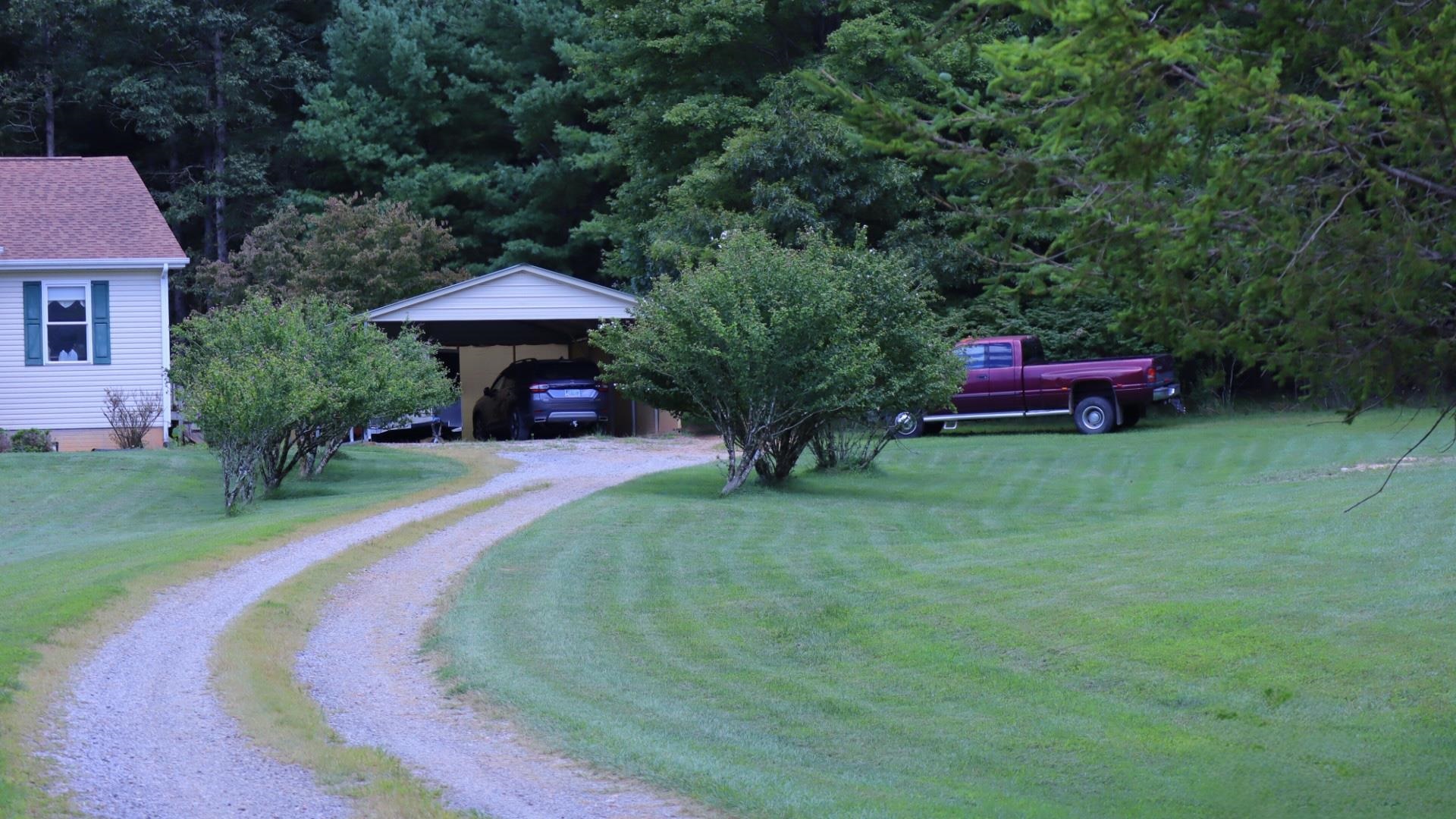 1247 Cannady School Road SE Floyd VA 24091