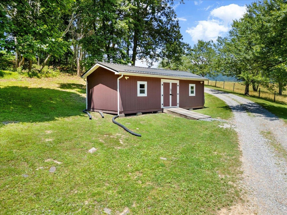 398 Penvir Road Narrows VA 24124