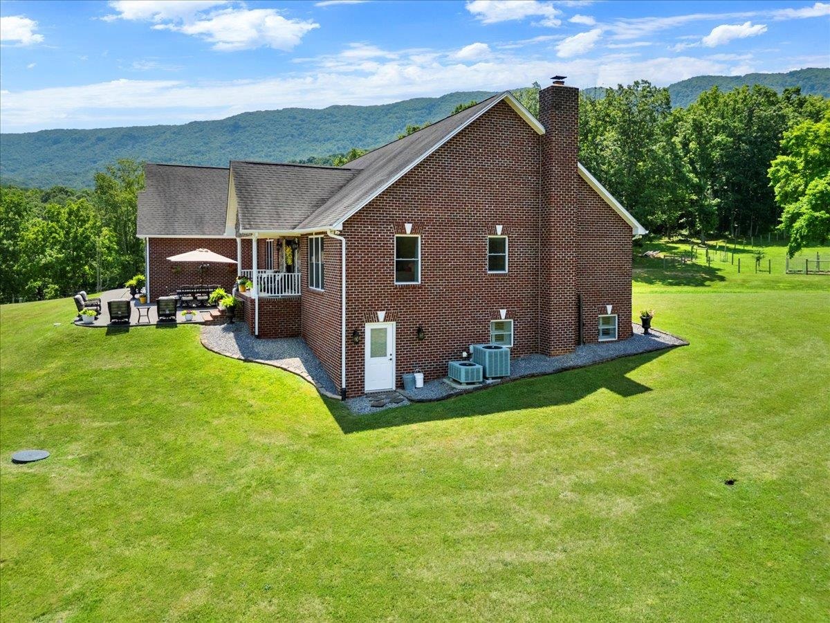 398 Penvir Road Narrows VA 24124