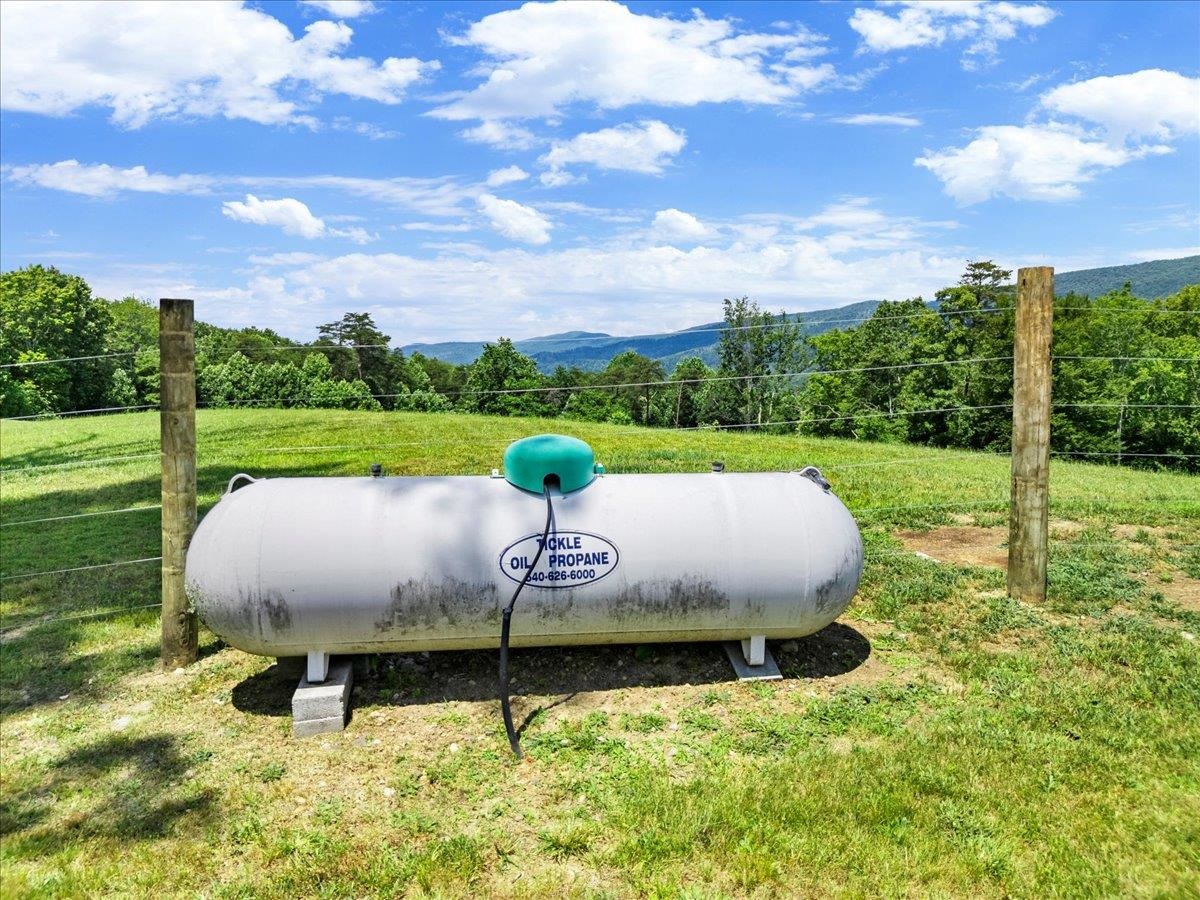 398 Penvir Road Narrows VA 24124