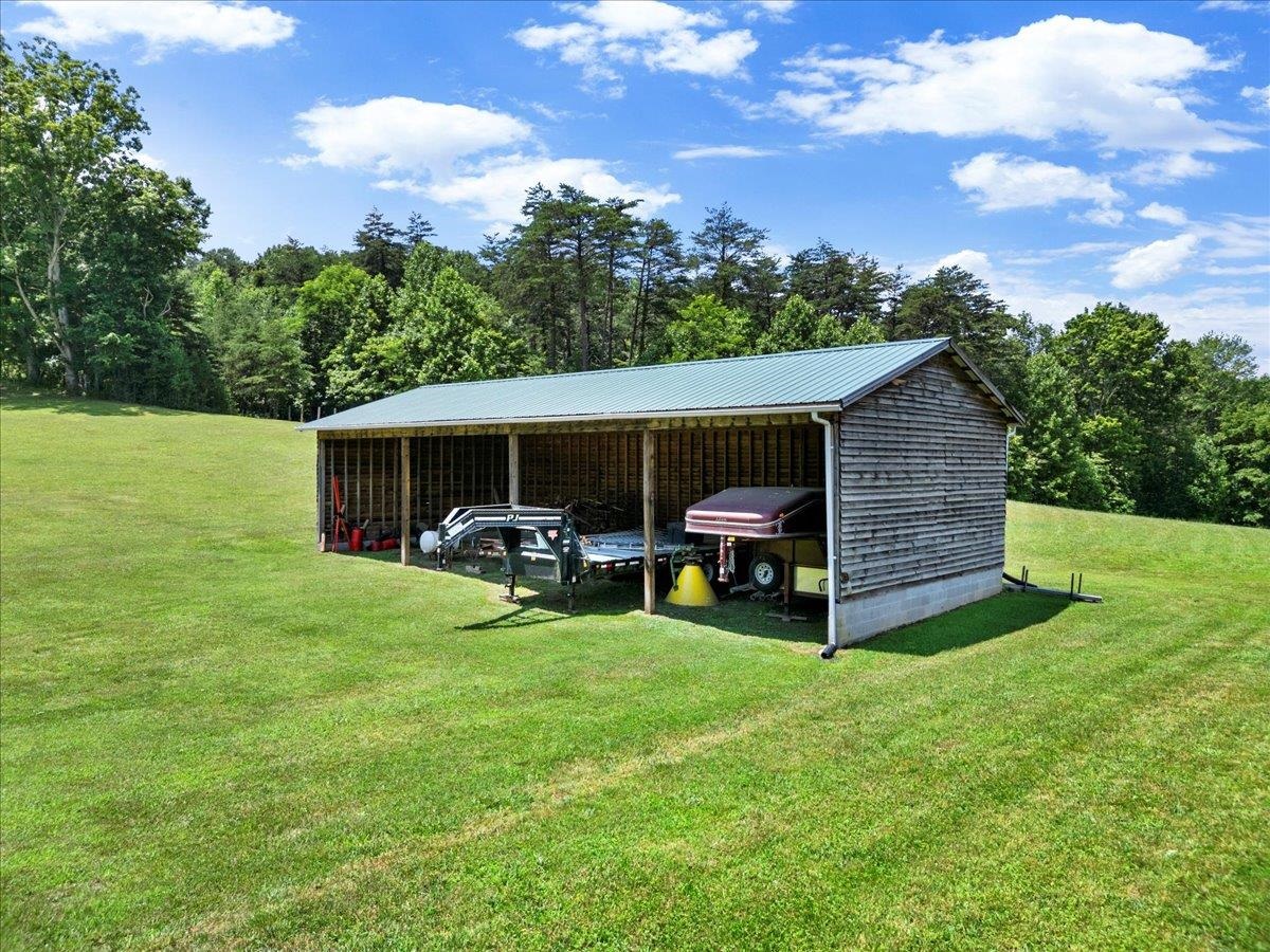 398 Penvir Road Narrows VA 24124