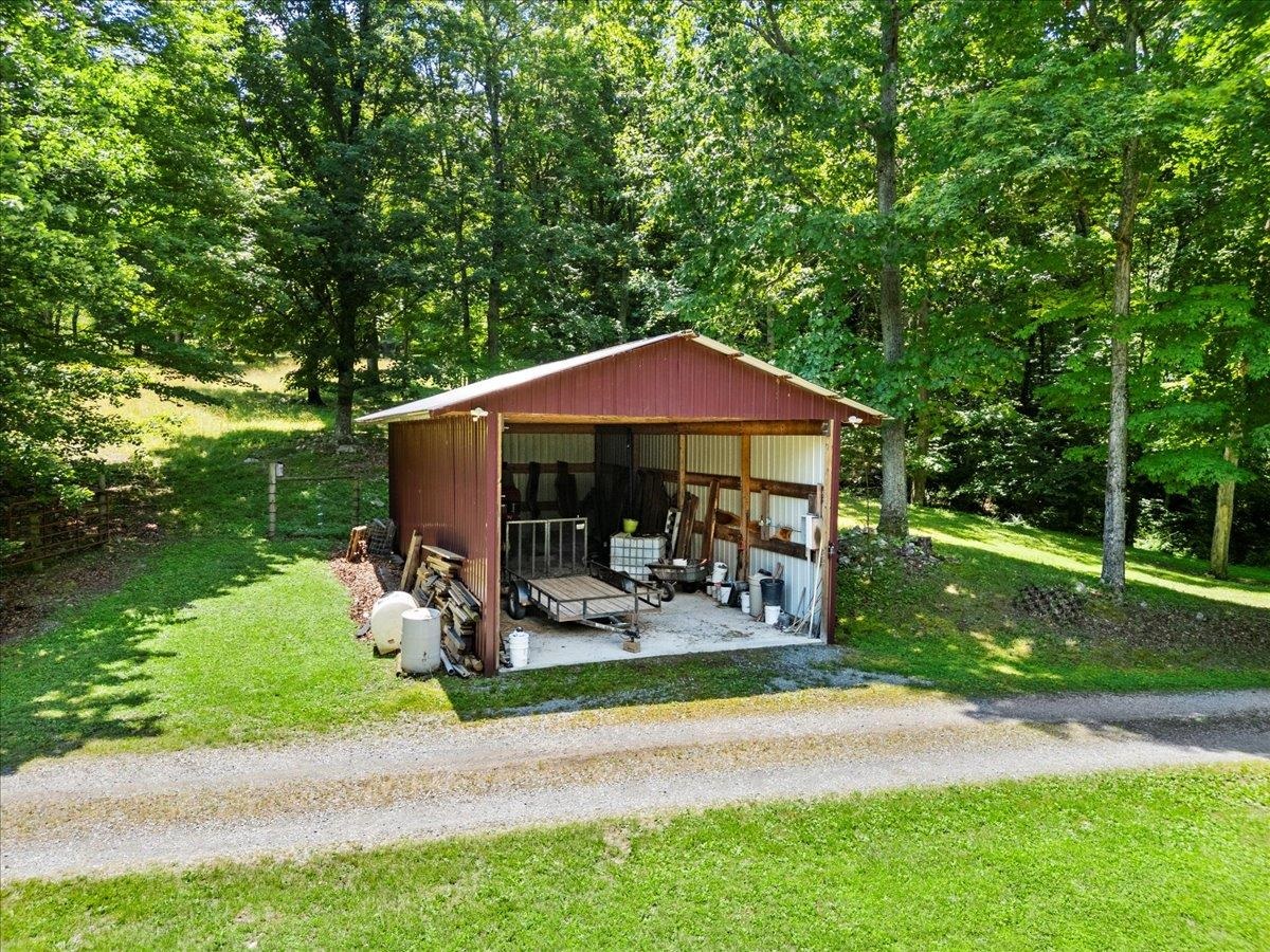 398 Penvir Road Narrows VA 24124