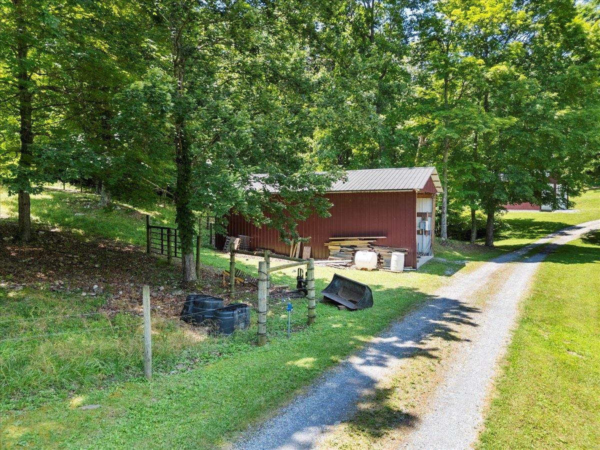 398 Penvir Road Narrows VA 24124