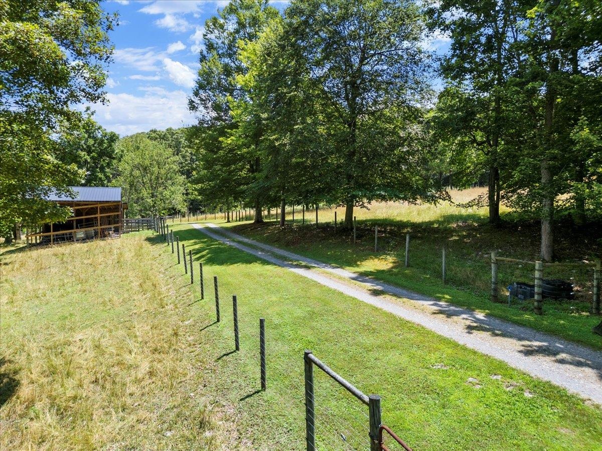 398 Penvir Road Narrows VA 24124