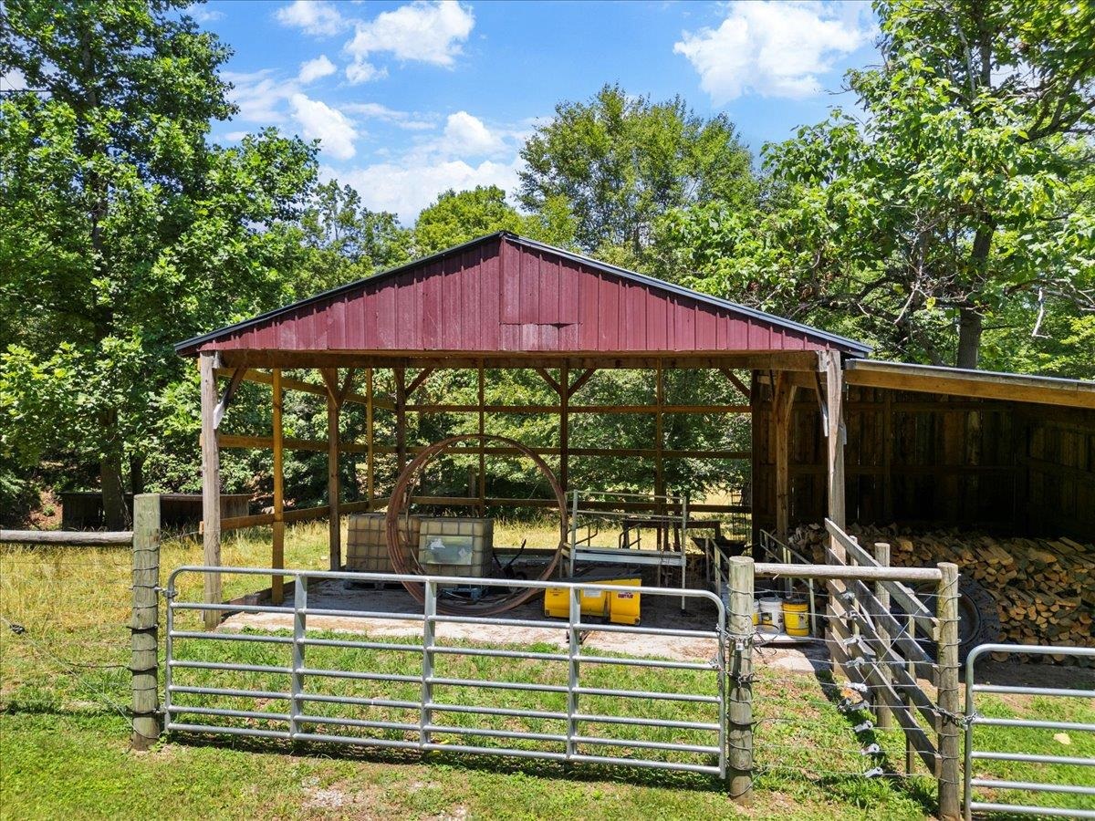 398 Penvir Road Narrows VA 24124