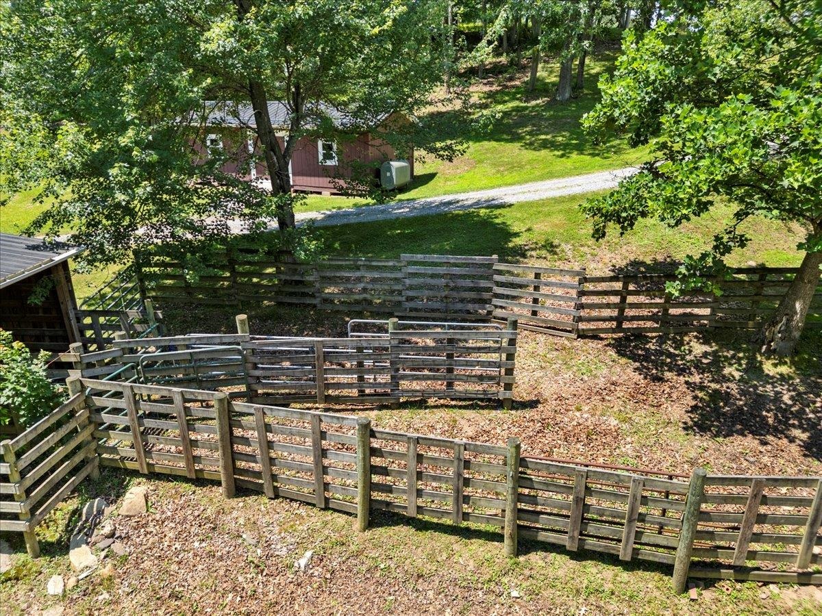 398 Penvir Road Narrows VA 24124