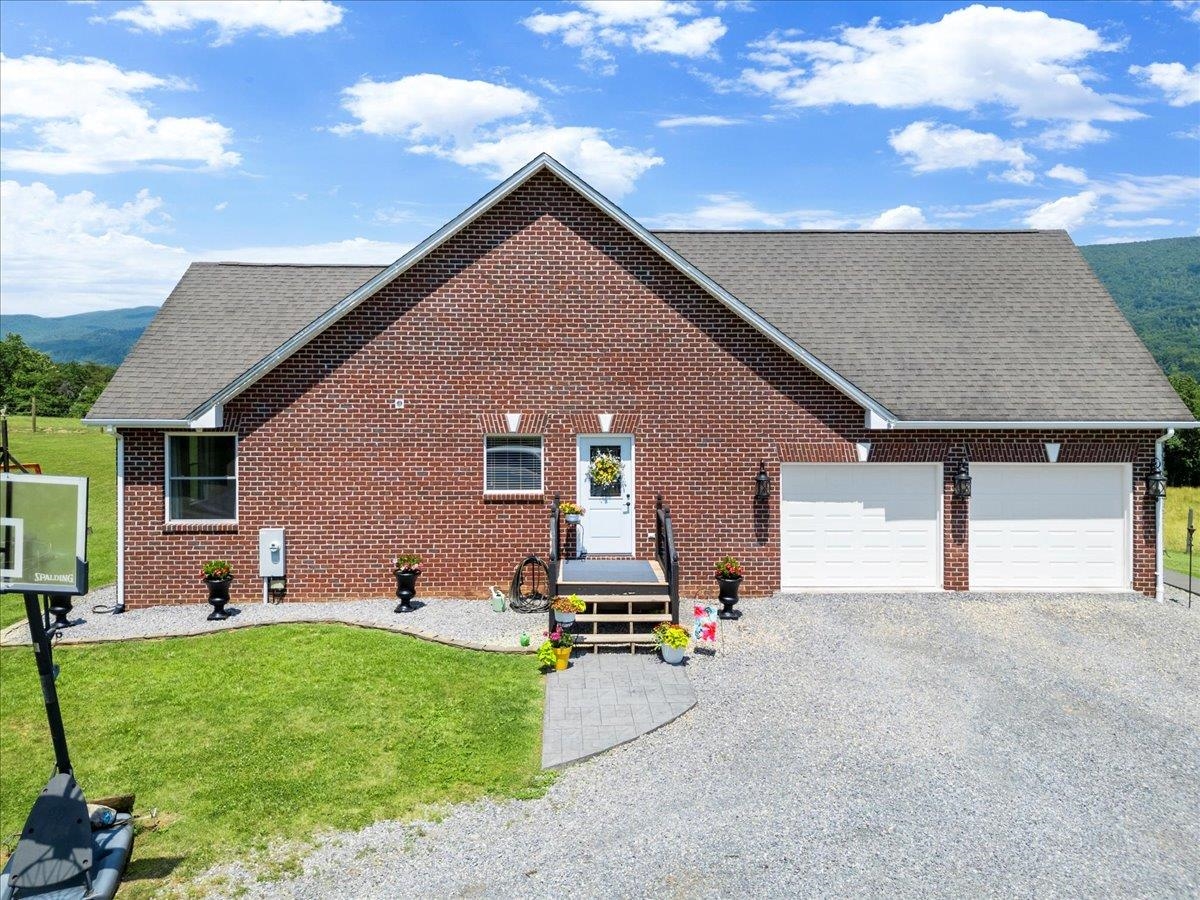 398 Penvir Road Narrows VA 24124