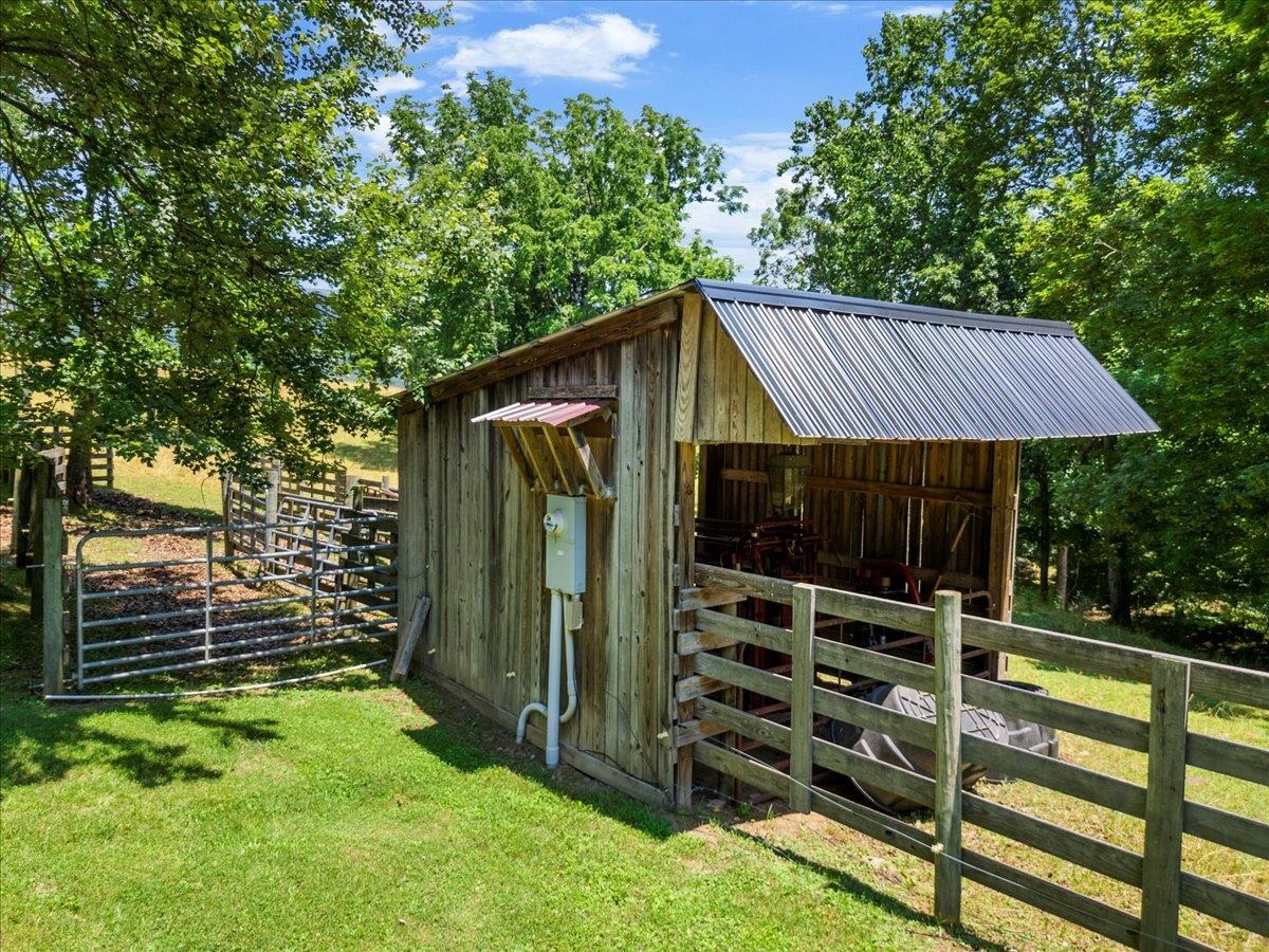 398 Penvir Road Narrows VA 24124