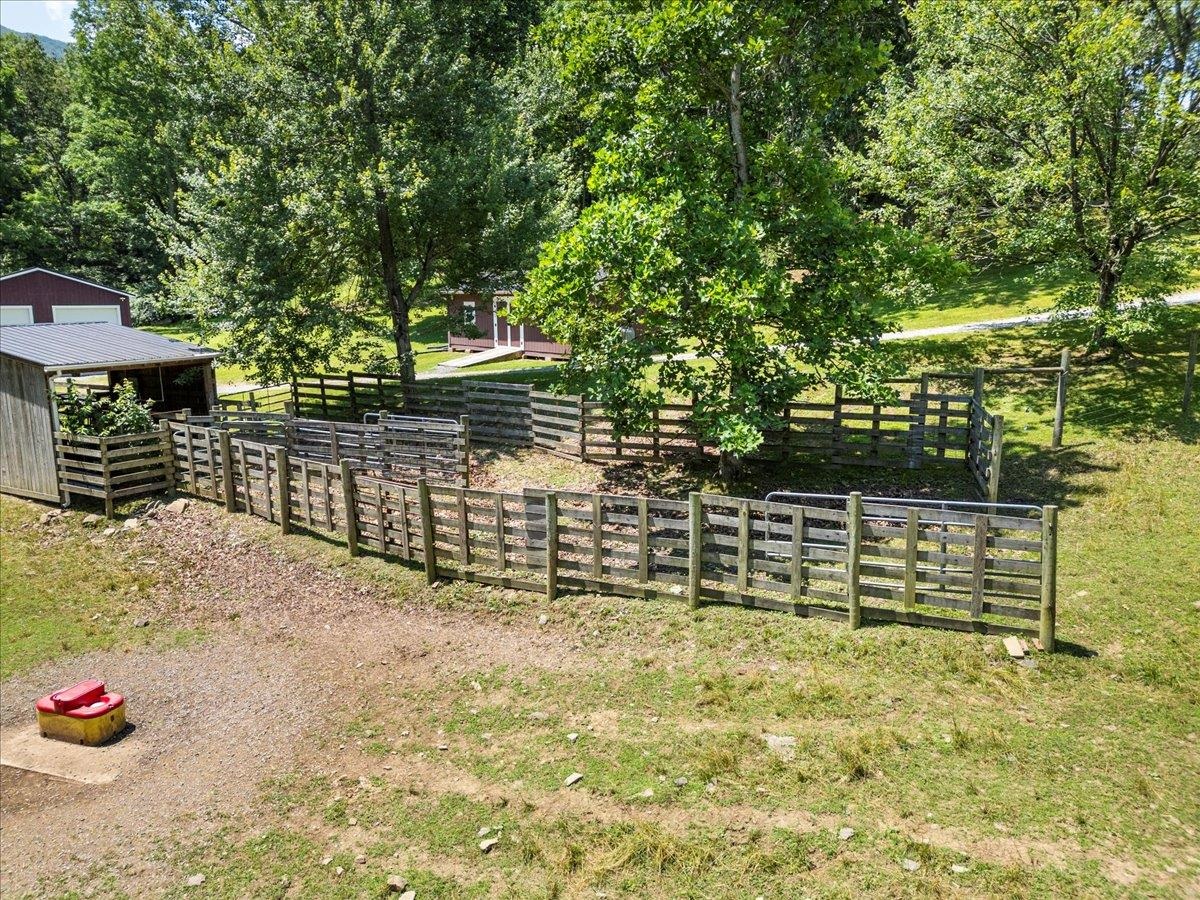 398 Penvir Road Narrows VA 24124