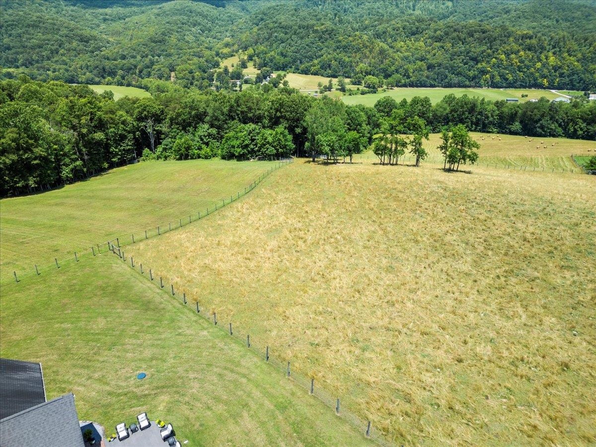 398 Penvir Road Narrows VA 24124