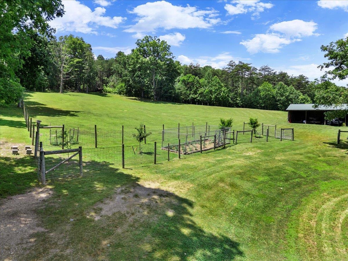 398 Penvir Road Narrows VA 24124