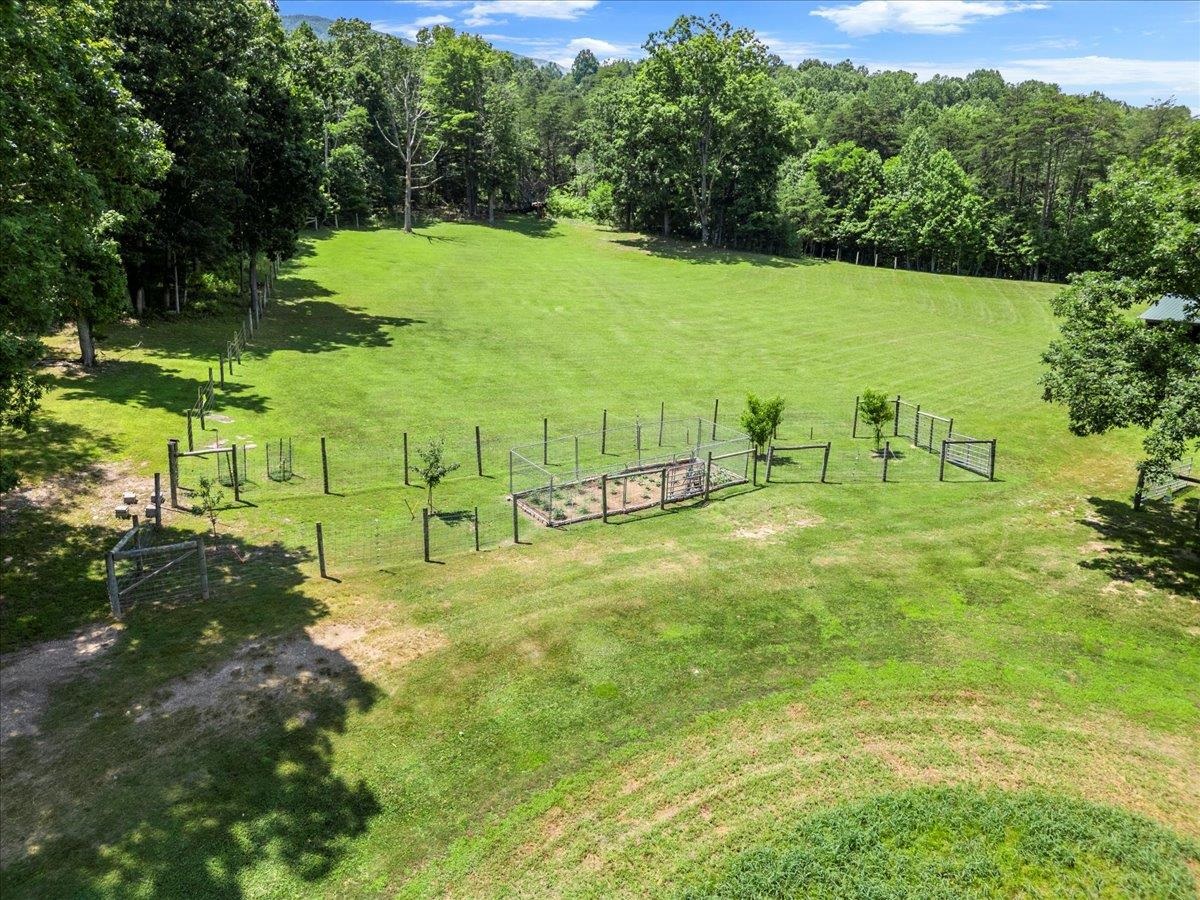 398 Penvir Road Narrows VA 24124