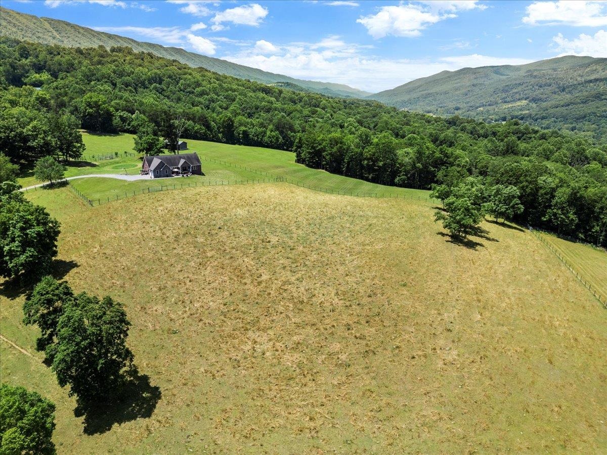 398 Penvir Road Narrows VA 24124