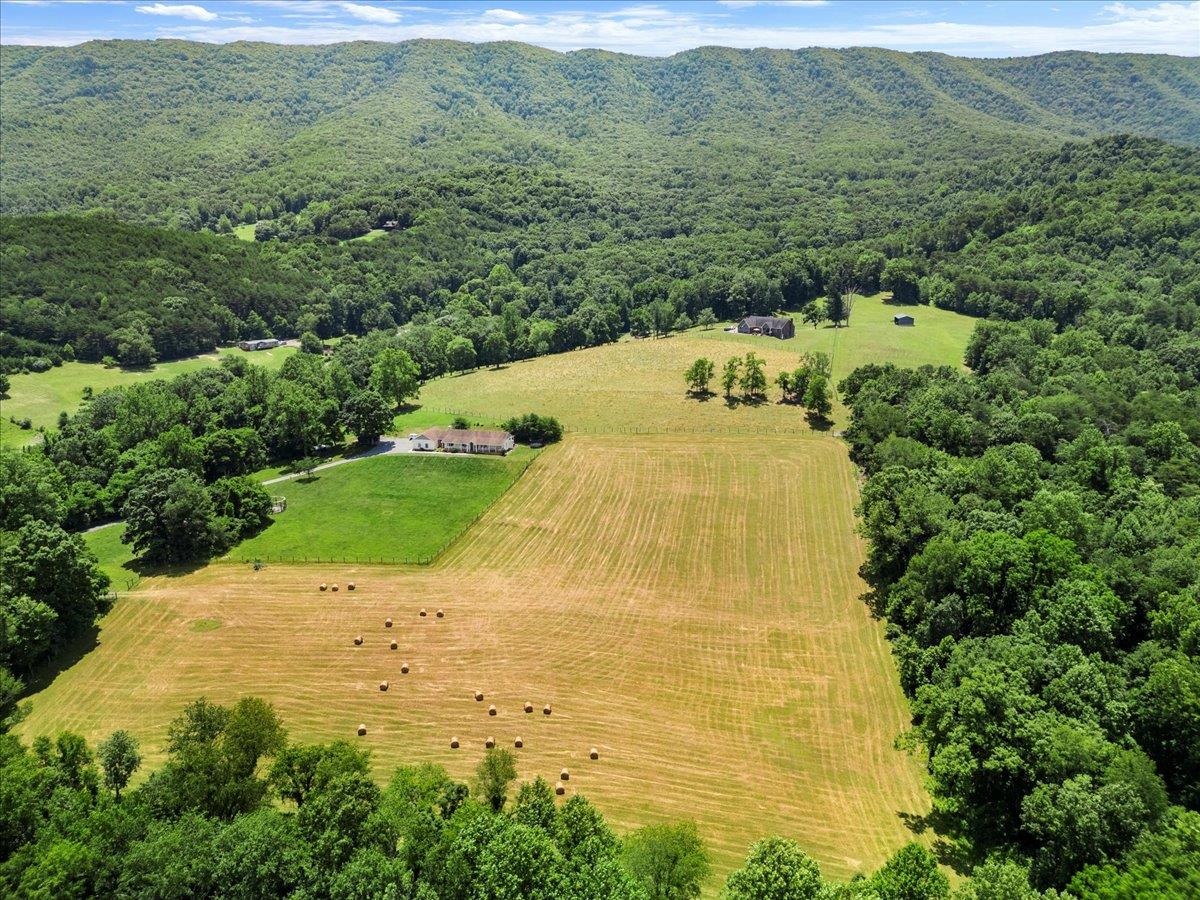 398 Penvir Road Narrows VA 24124