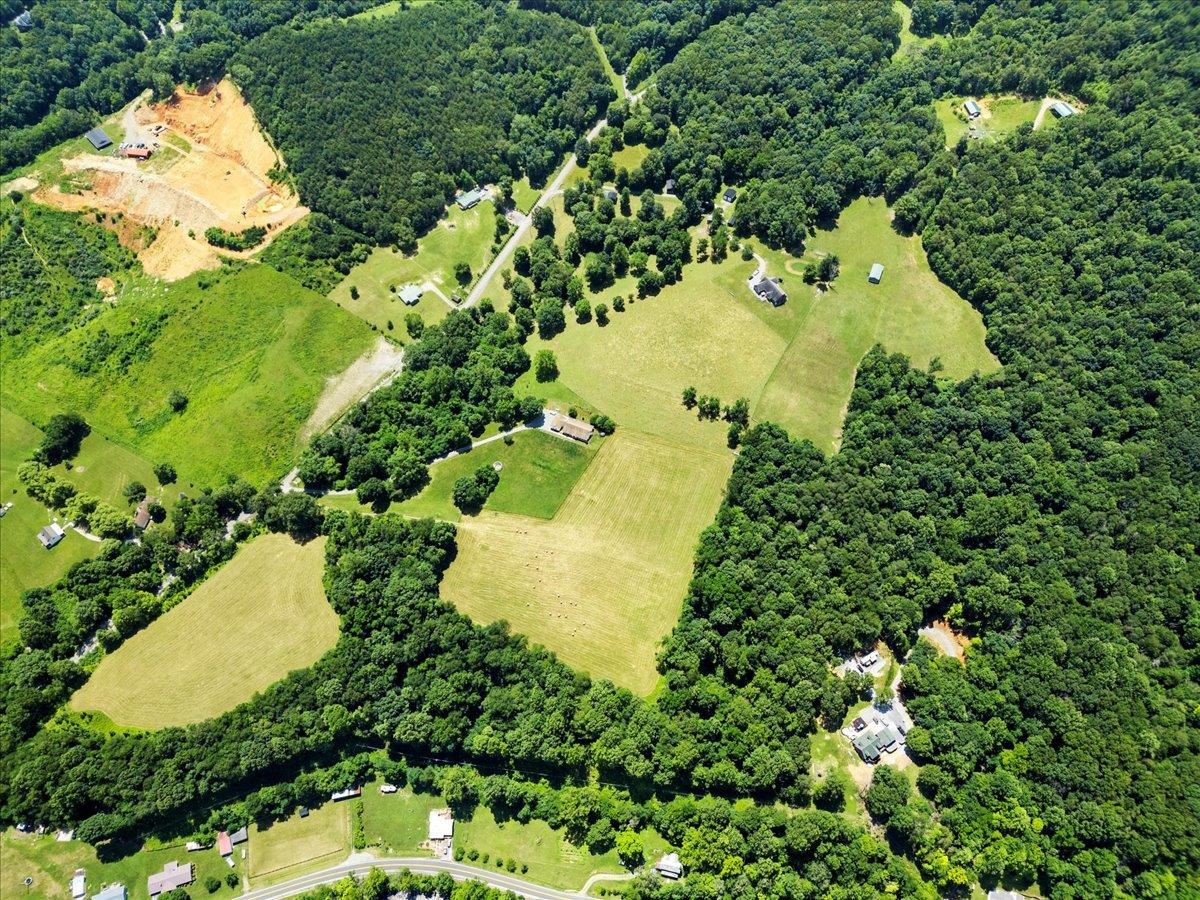 398 Penvir Road Narrows VA 24124