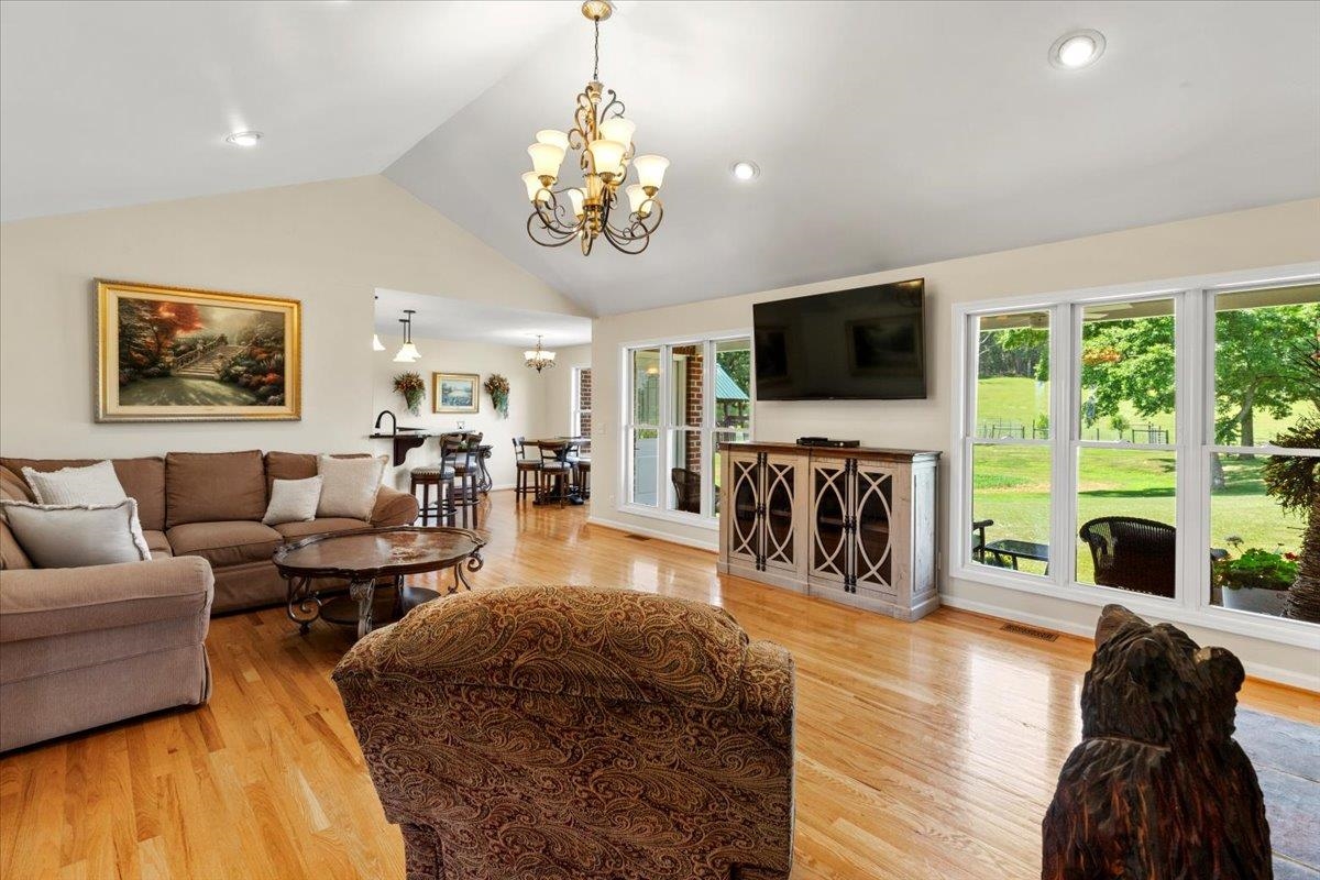 398 Penvir Road Narrows VA 24124