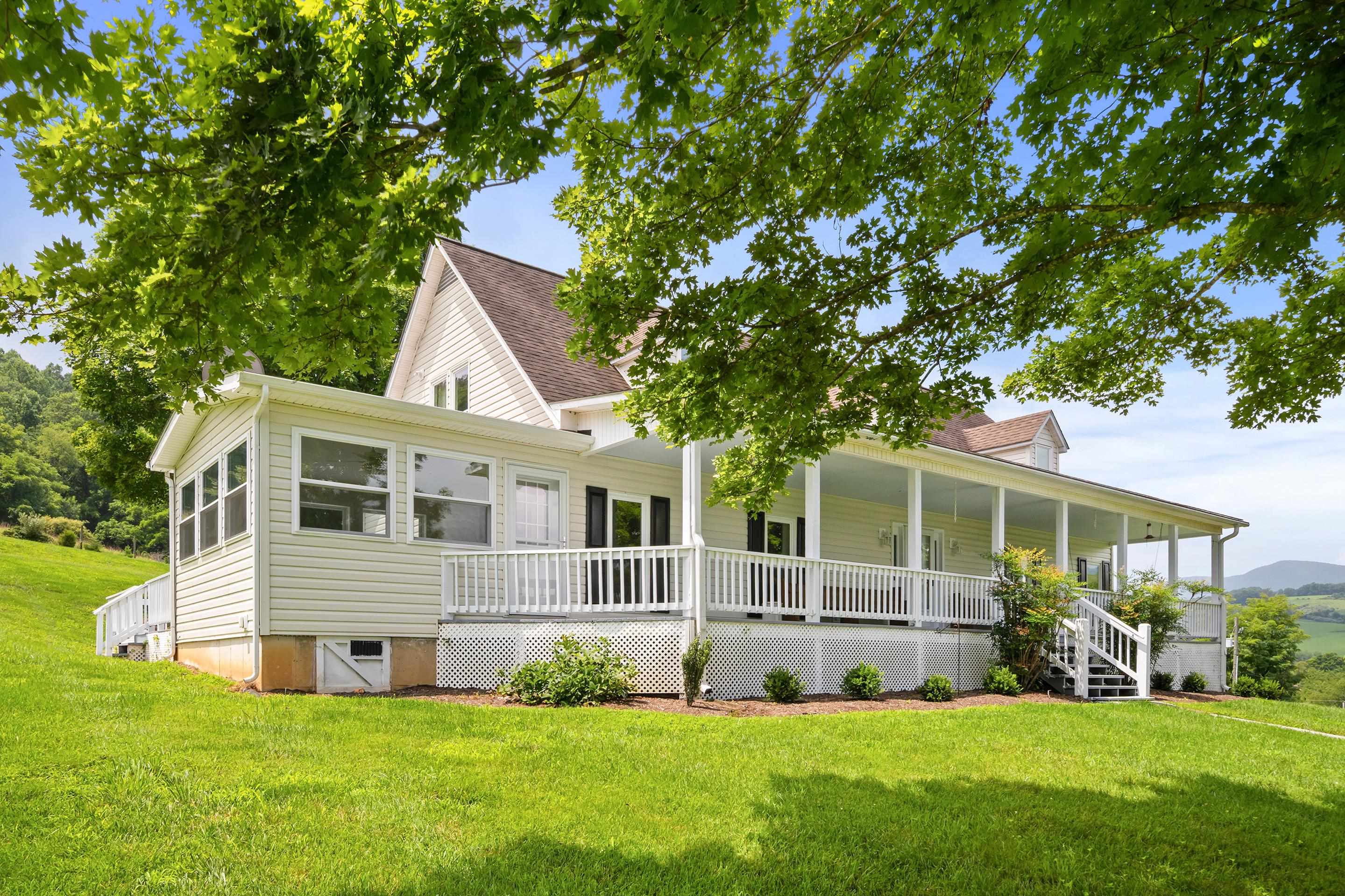1862 Spring Valley Road Pearisburg VA 24134