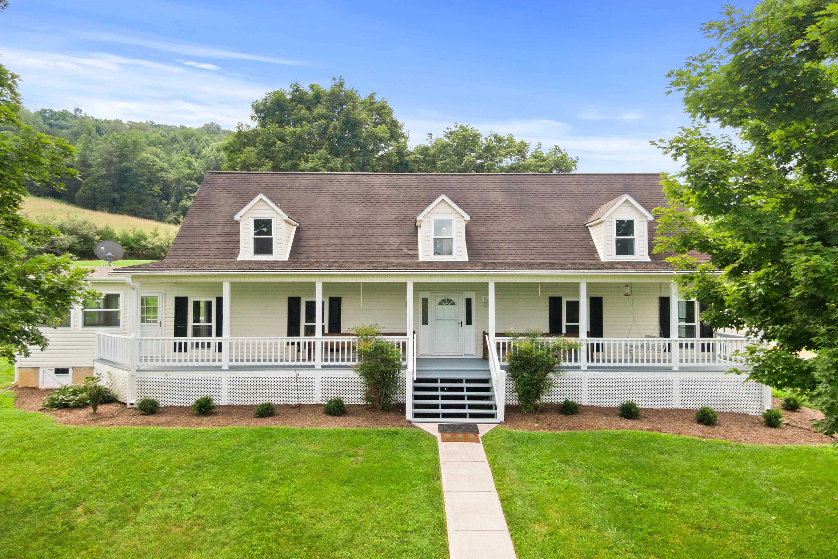 1862 Spring Valley Road Pearisburg VA 24134