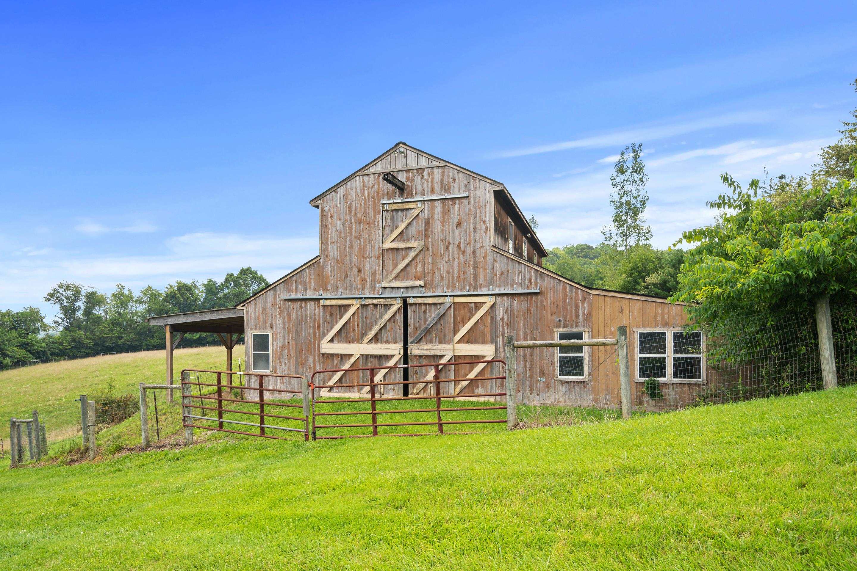 1862 Spring Valley Road Pearisburg VA 24134